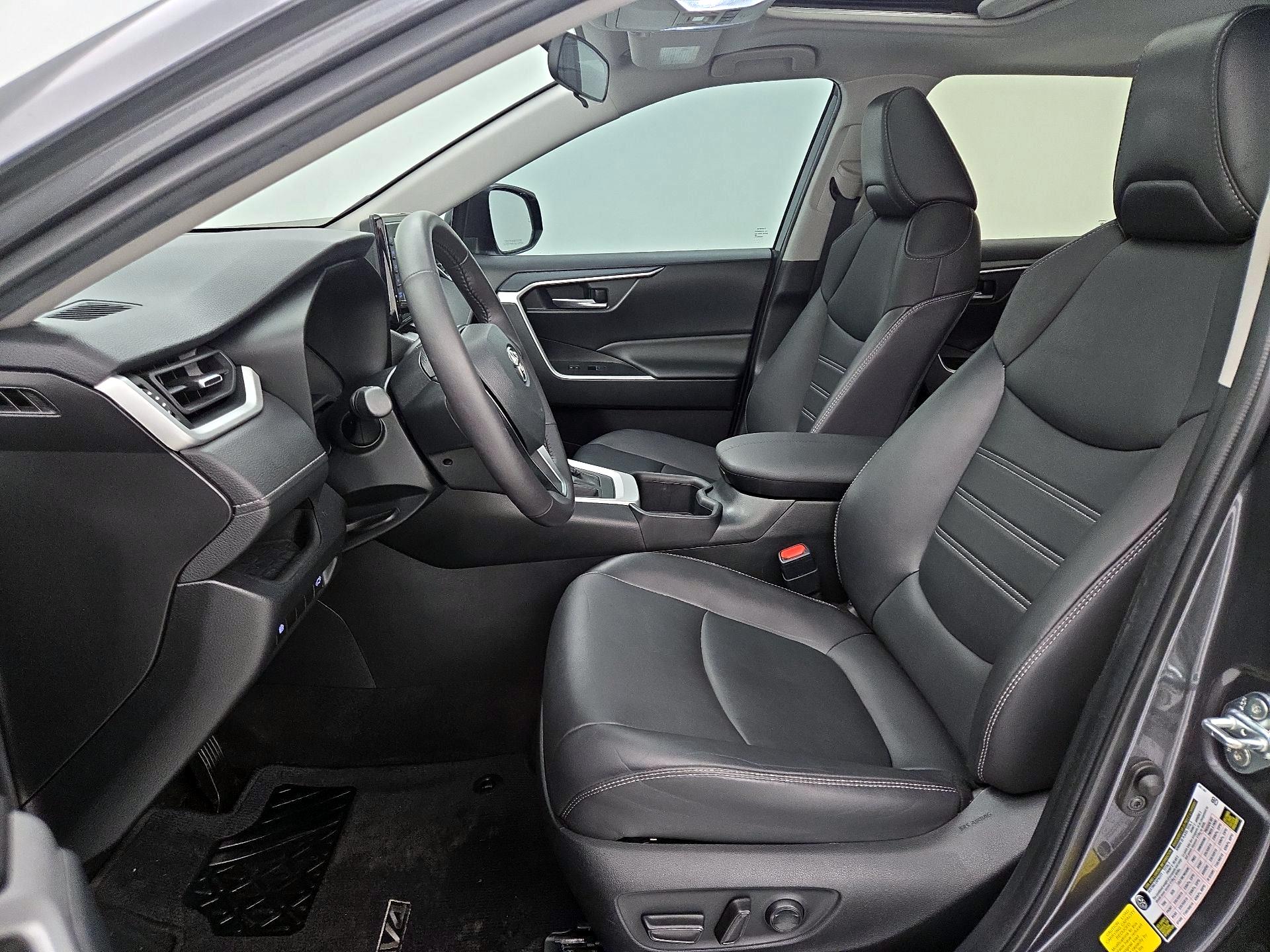 Thumbnail: 2022 Toyota RAV4 - 11