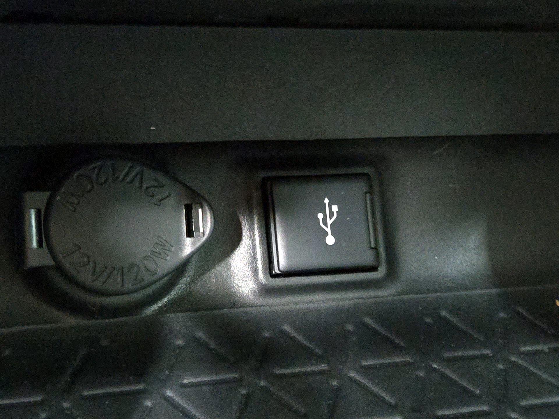 Thumbnail: 2022 Toyota RAV4 - 17