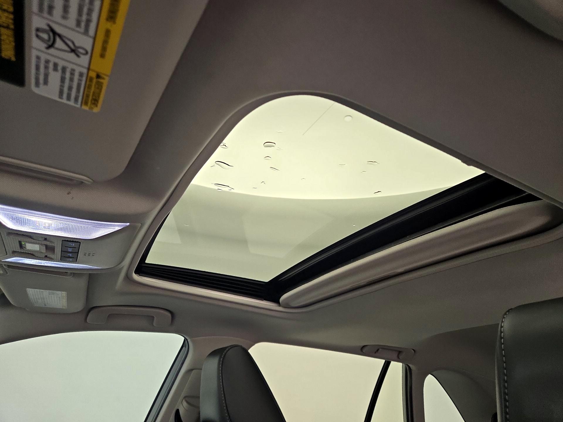 Thumbnail: 2022 Toyota RAV4 - 18