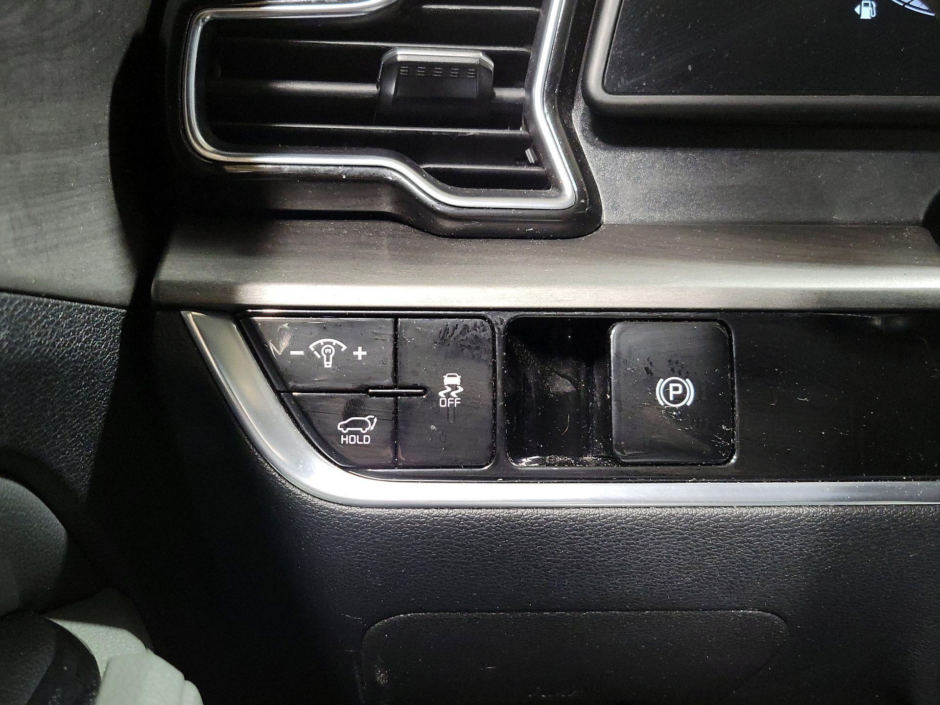 Thumbnail: 2023 Kia Sportage - 13