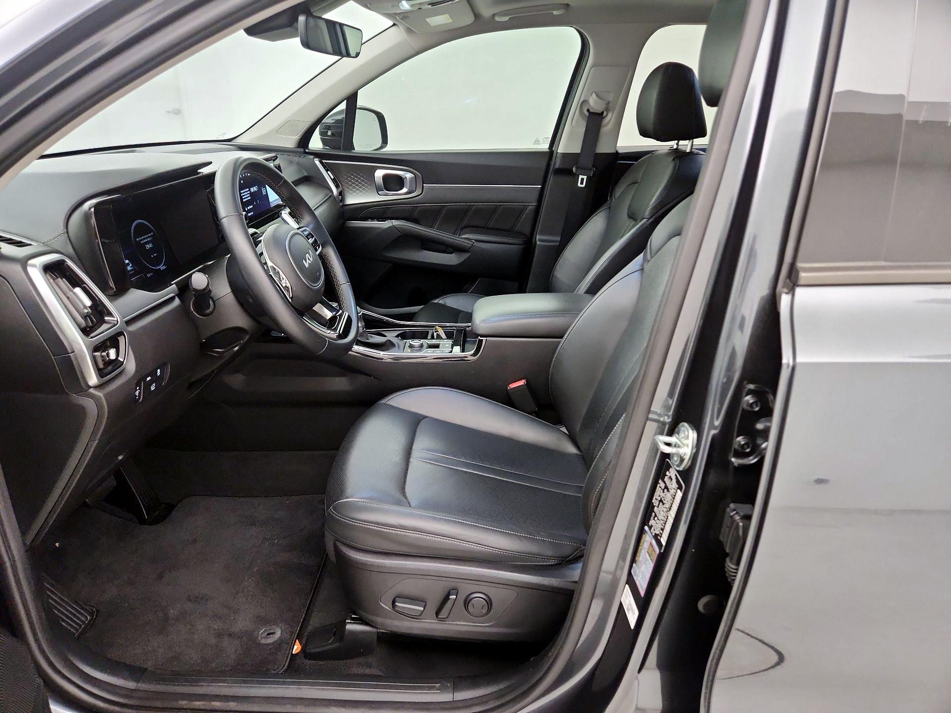 Thumbnail: 2023 Kia Sorento - 9