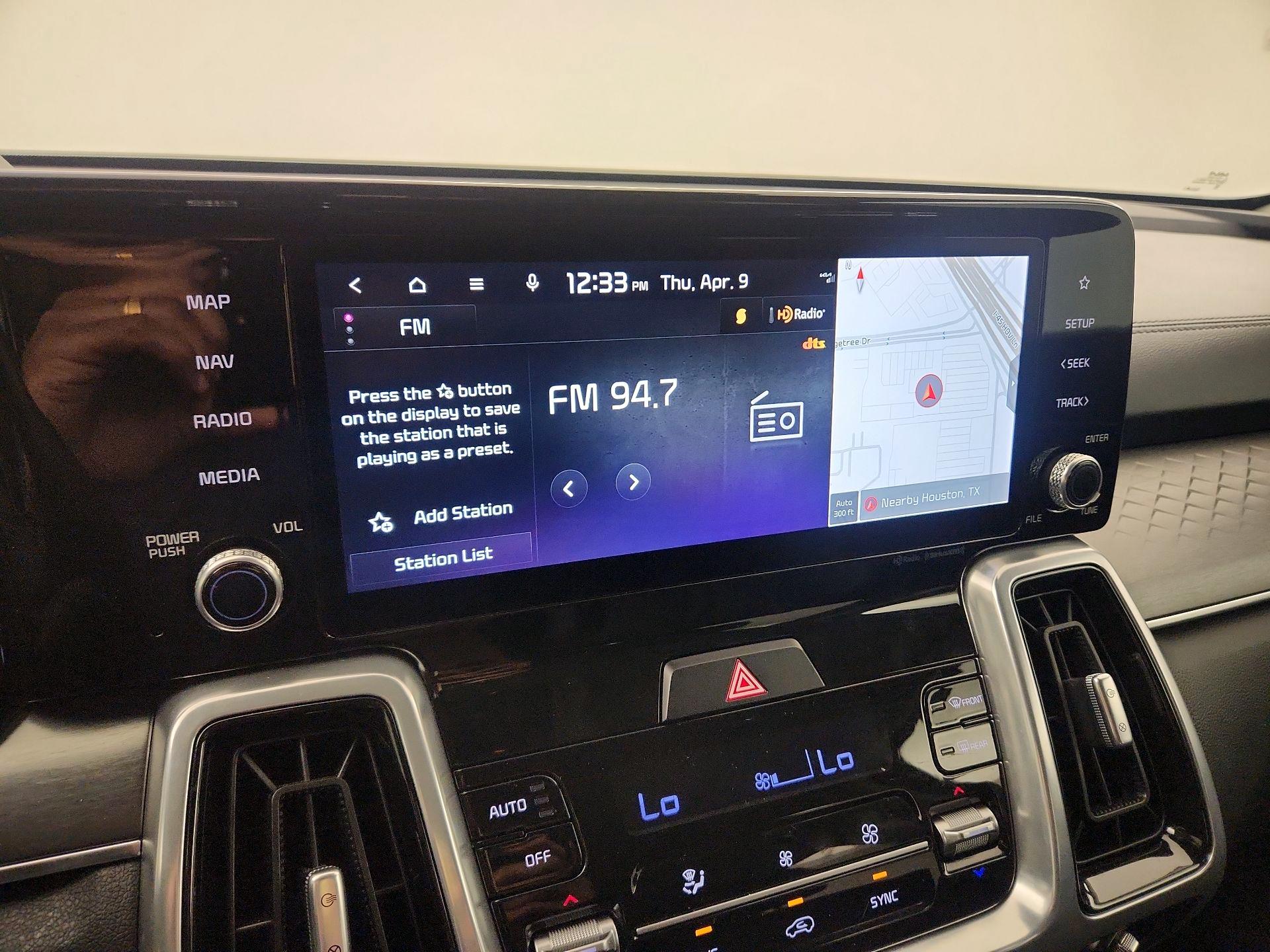 Thumbnail: 2023 Kia Sorento - 14