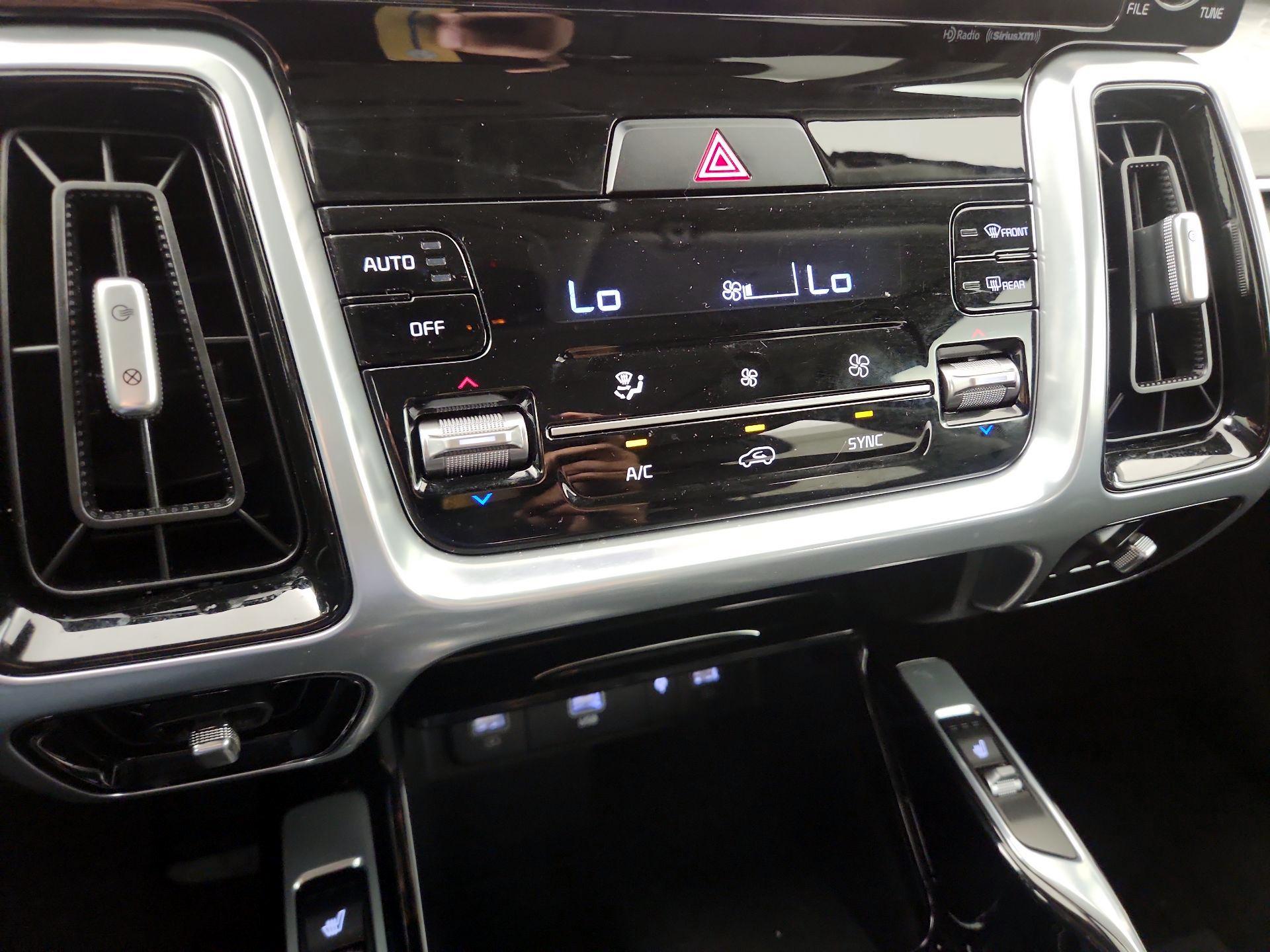 Thumbnail: 2023 Kia Sorento - 15