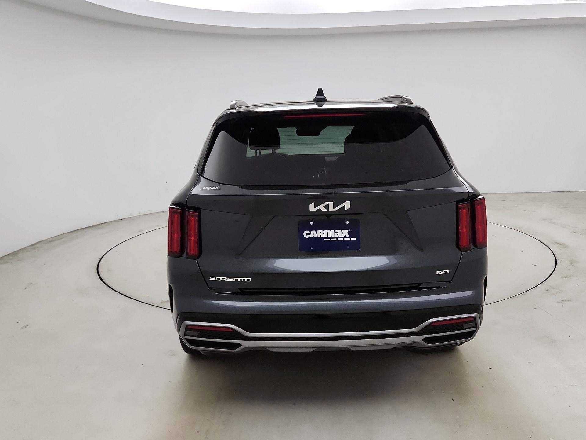 Thumbnail: 2023 Kia Sorento - 6