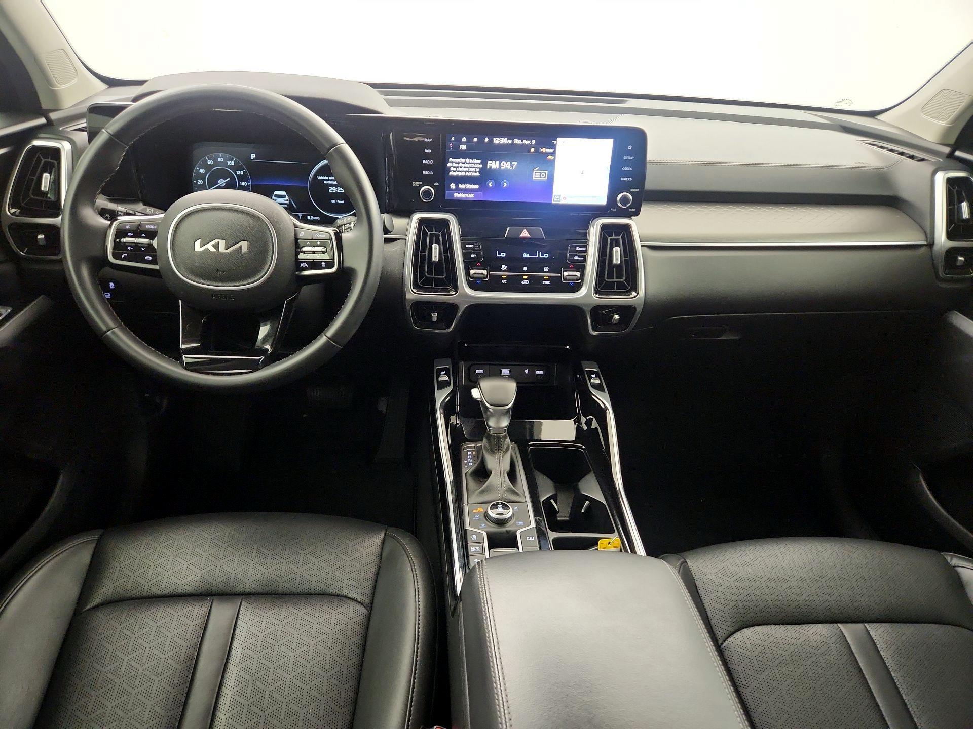 Thumbnail: 2023 Kia Sorento - 8