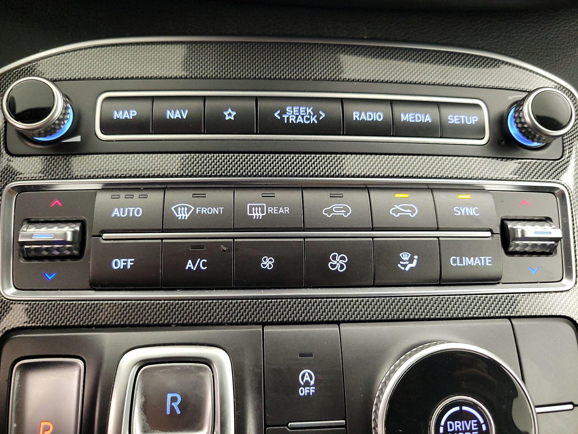 Thumbnail: 2023 Hyundai Santa Fe - 16