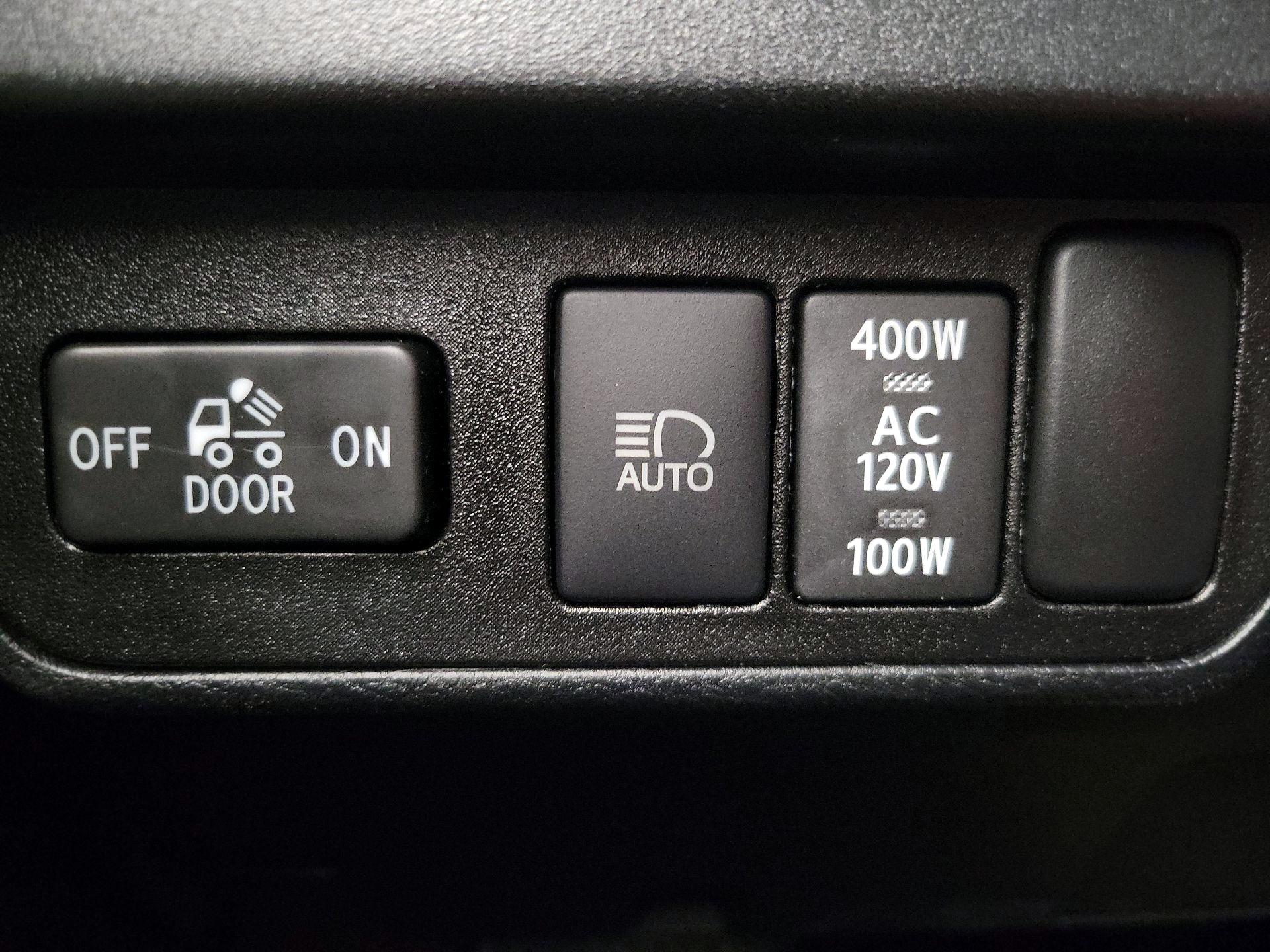 Thumbnail: 2022 Toyota Tacoma - 13