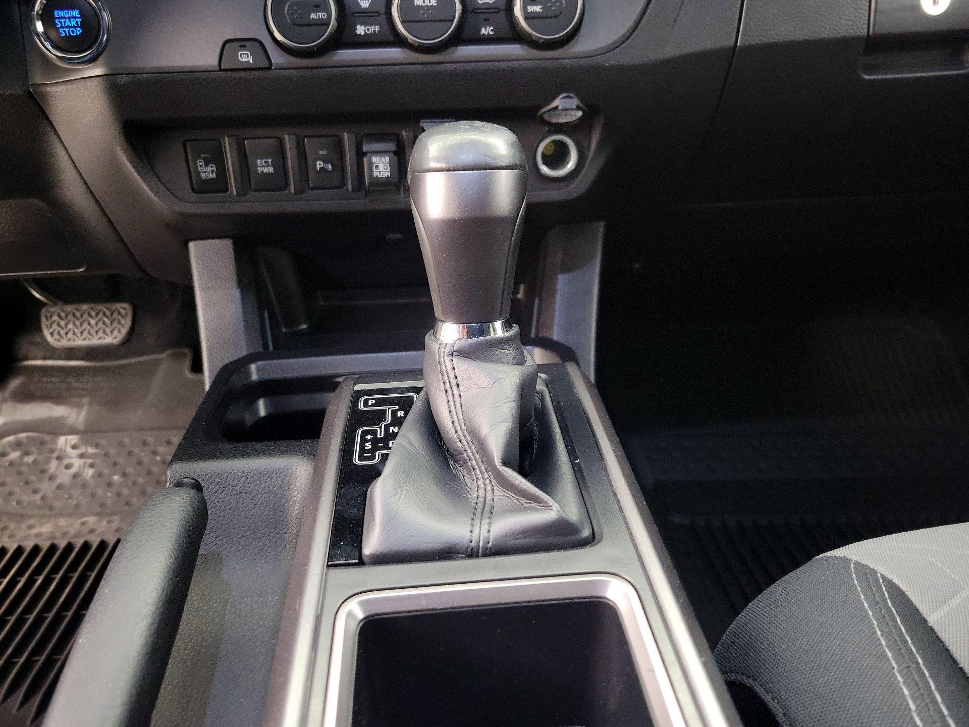 Thumbnail: 2022 Toyota Tacoma - 17