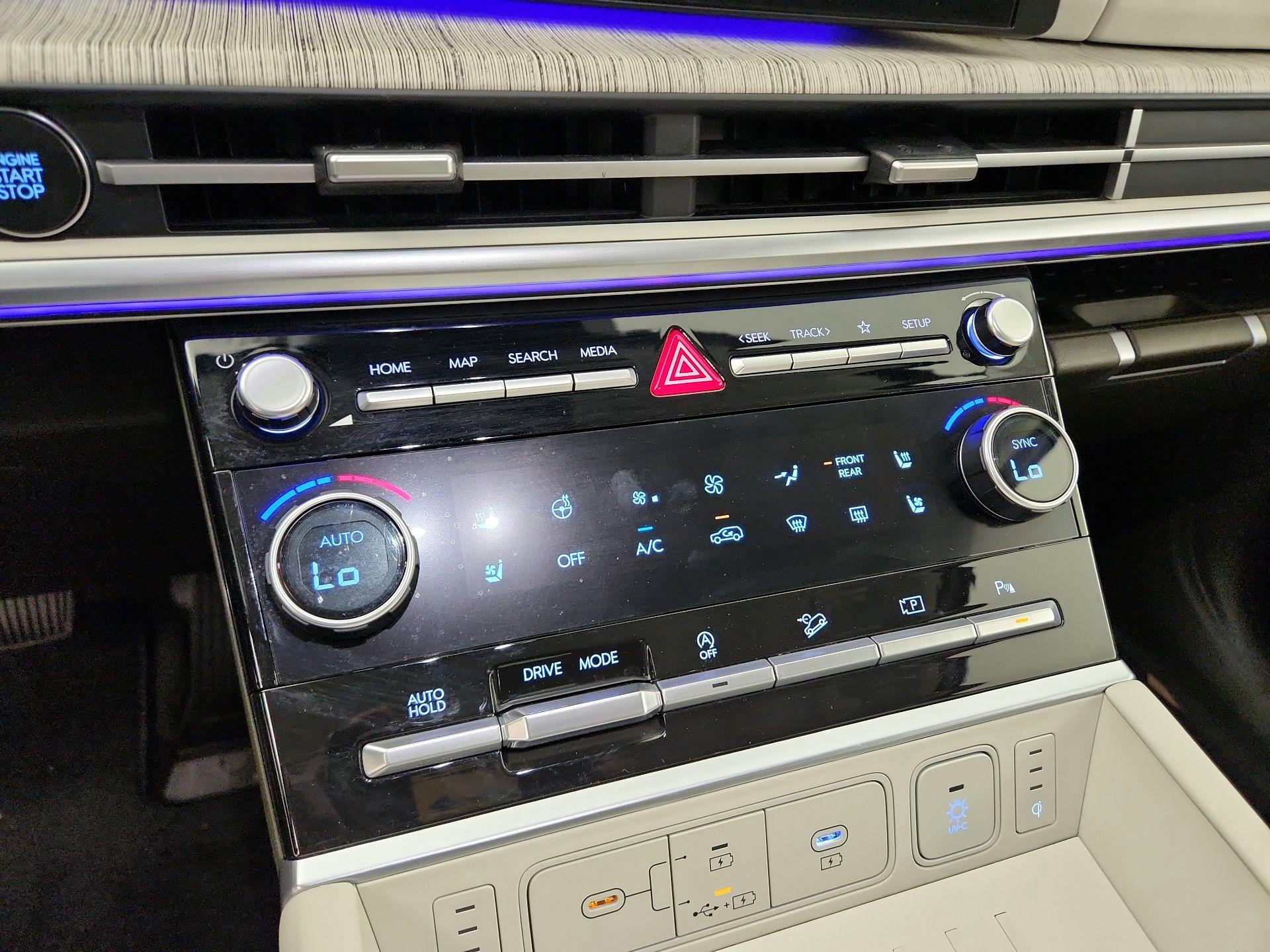 Thumbnail: 2024 Hyundai Santa Fe - 16