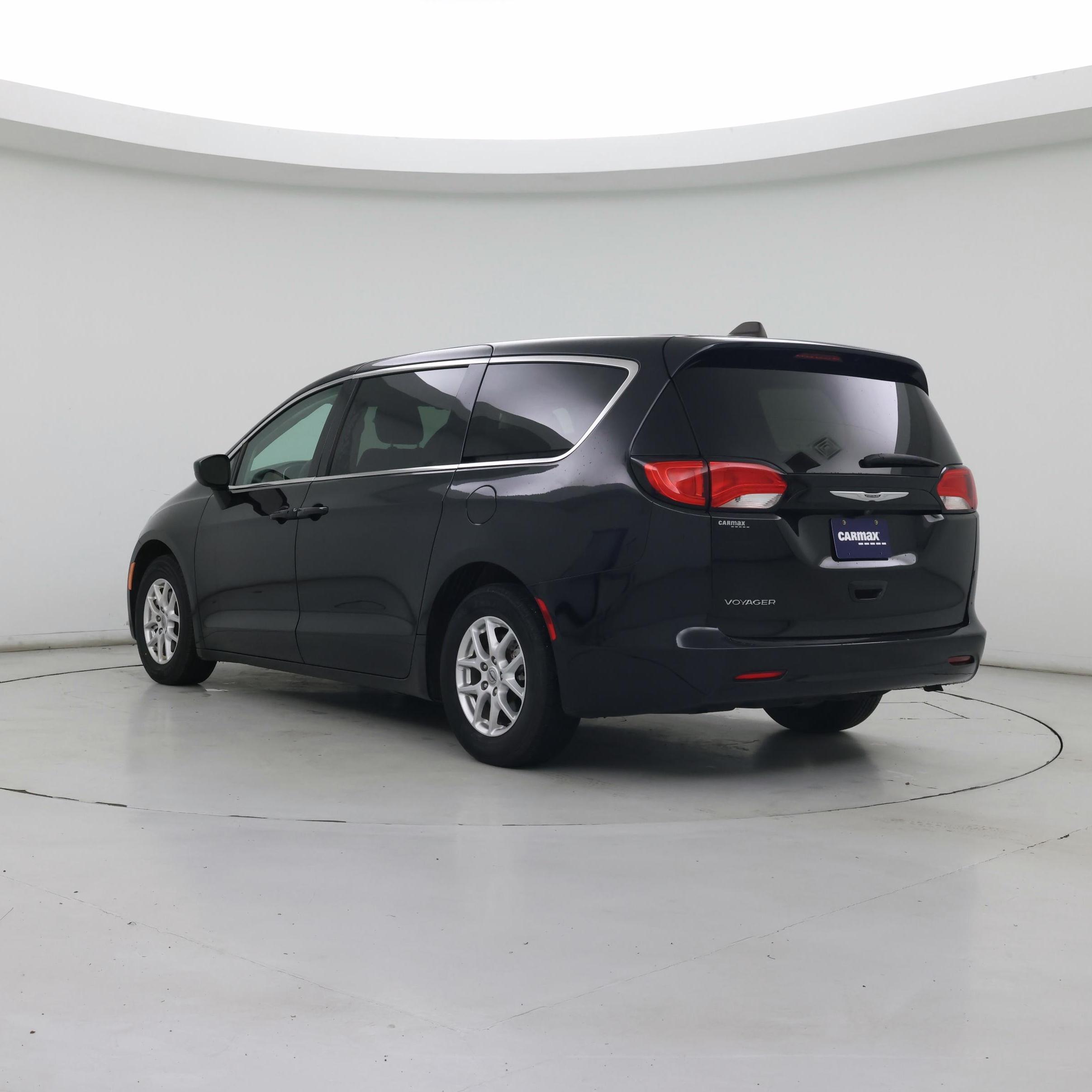 Thumbnail: 2023 Chrysler Voyager - 2