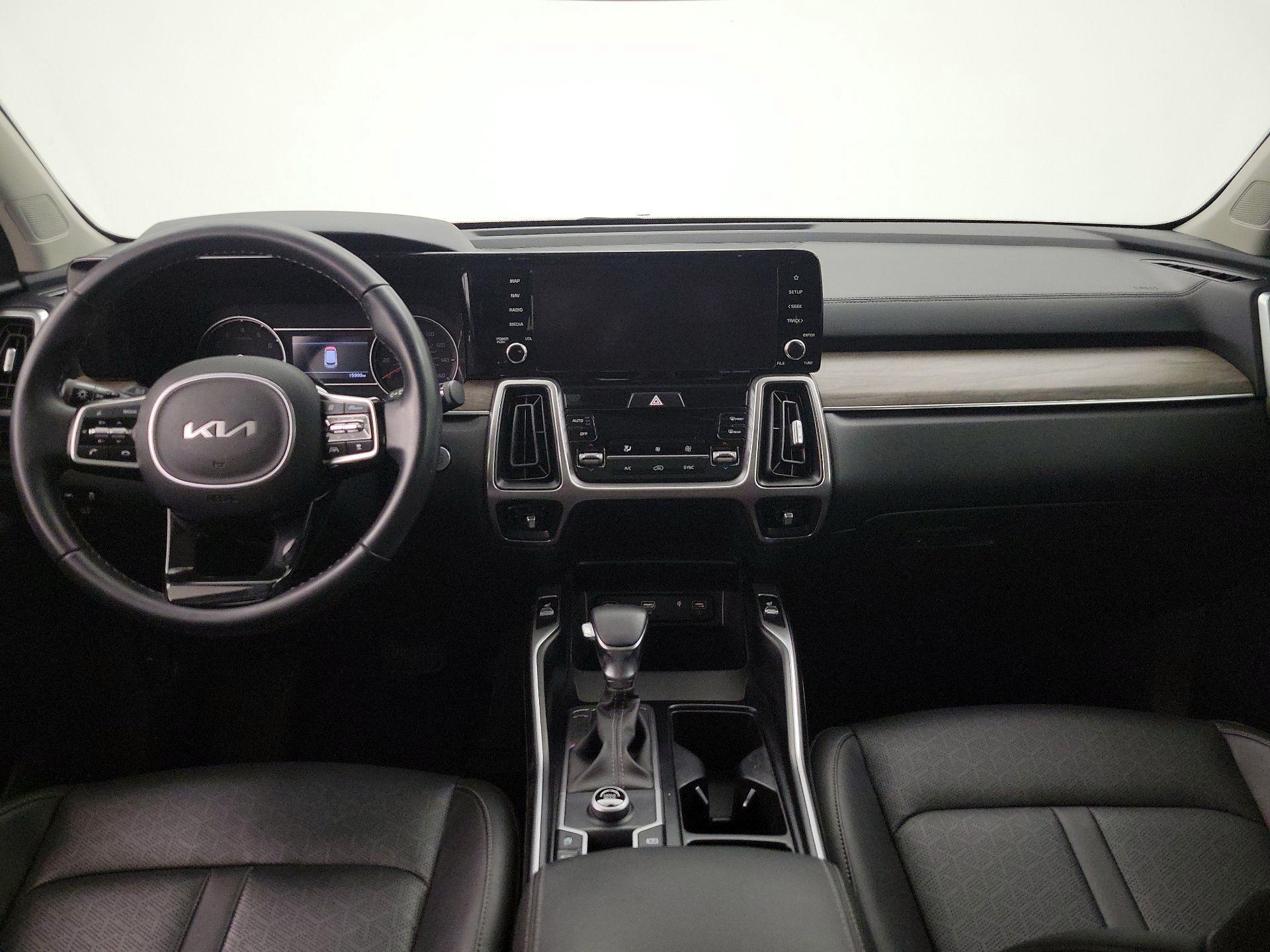 Thumbnail: 2023 Kia Sorento - 9