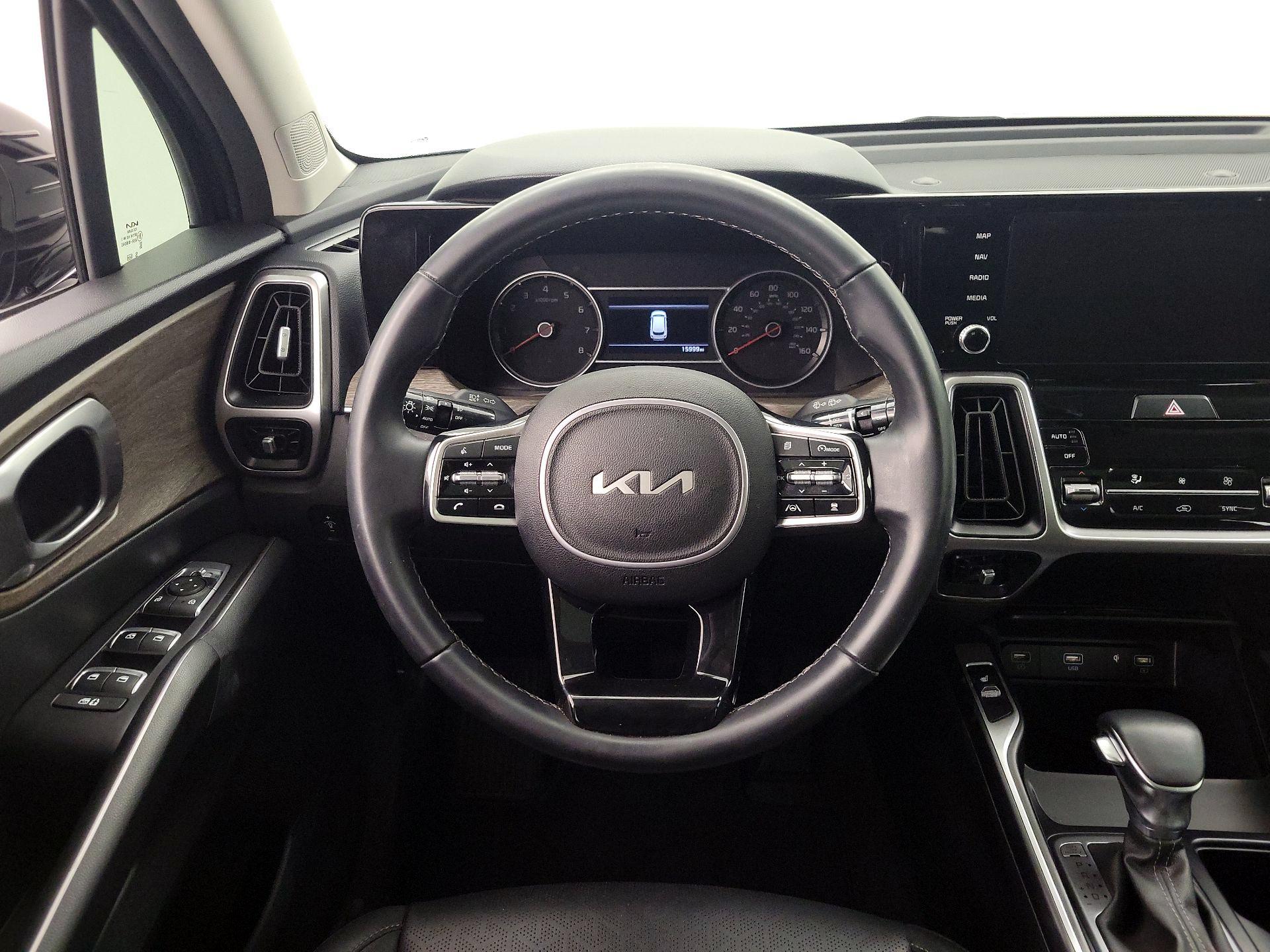 Thumbnail: 2023 Kia Sorento - 10