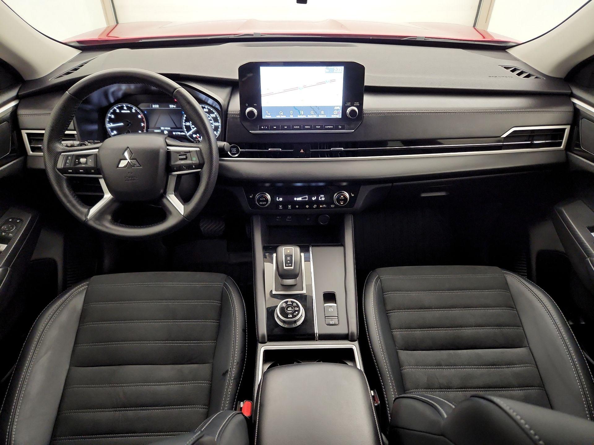 Thumbnail: 2024 Mitsubishi Outlander - 9