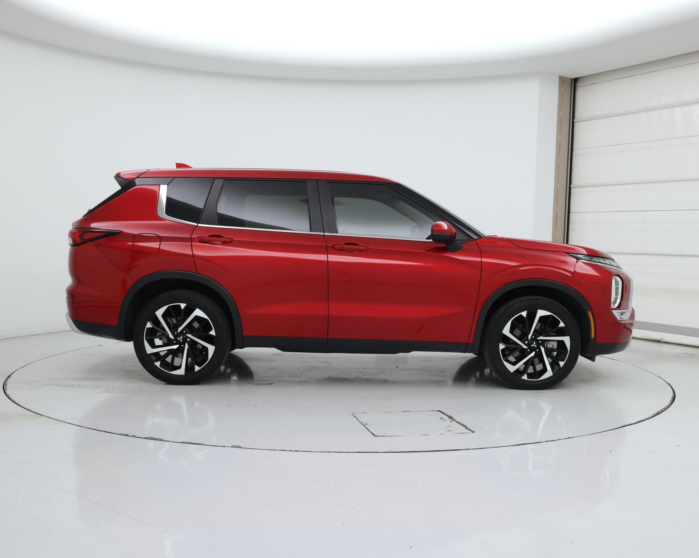 Thumbnail: 2024 Mitsubishi Outlander - 7