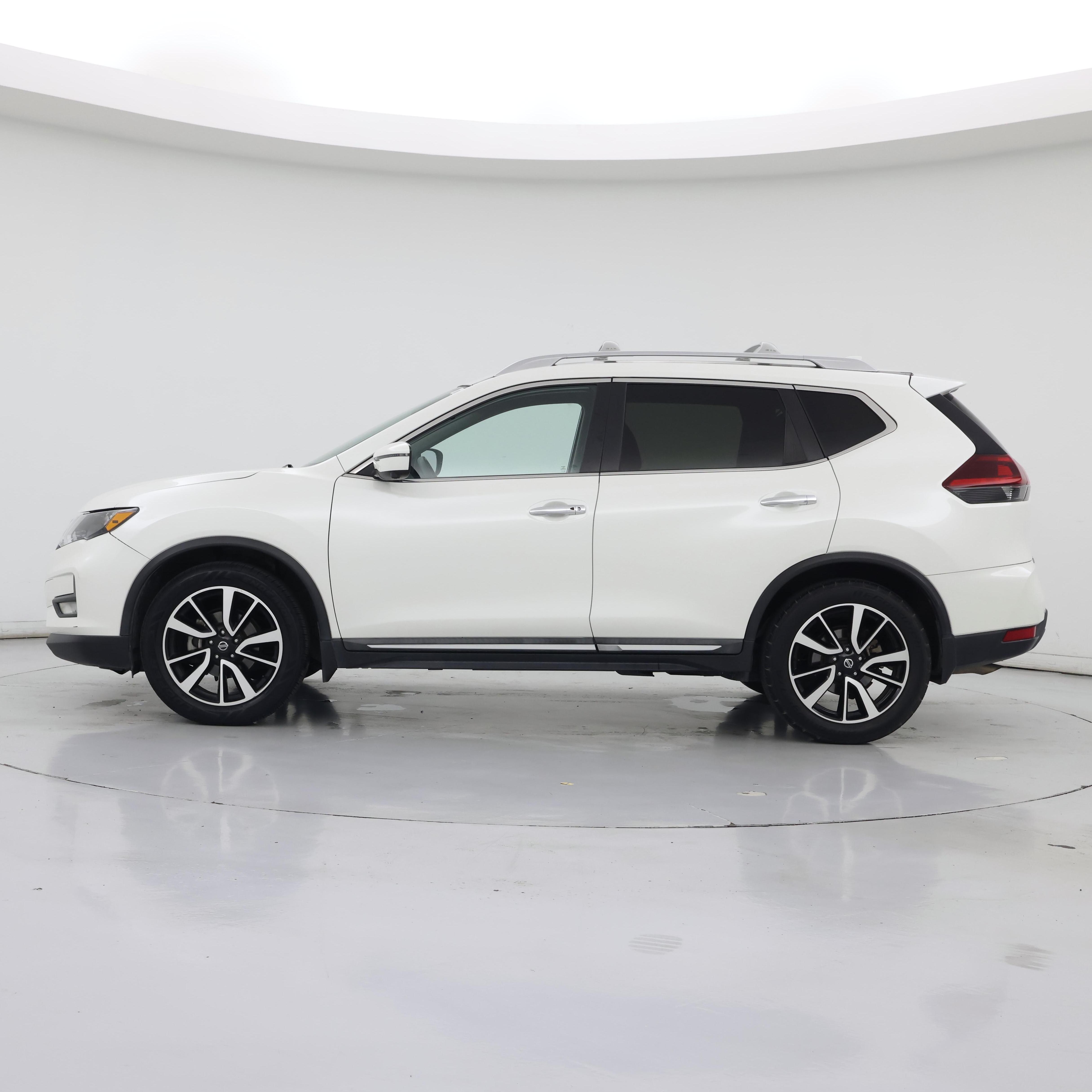 Thumbnail: 2020 Nissan Rogue - 3