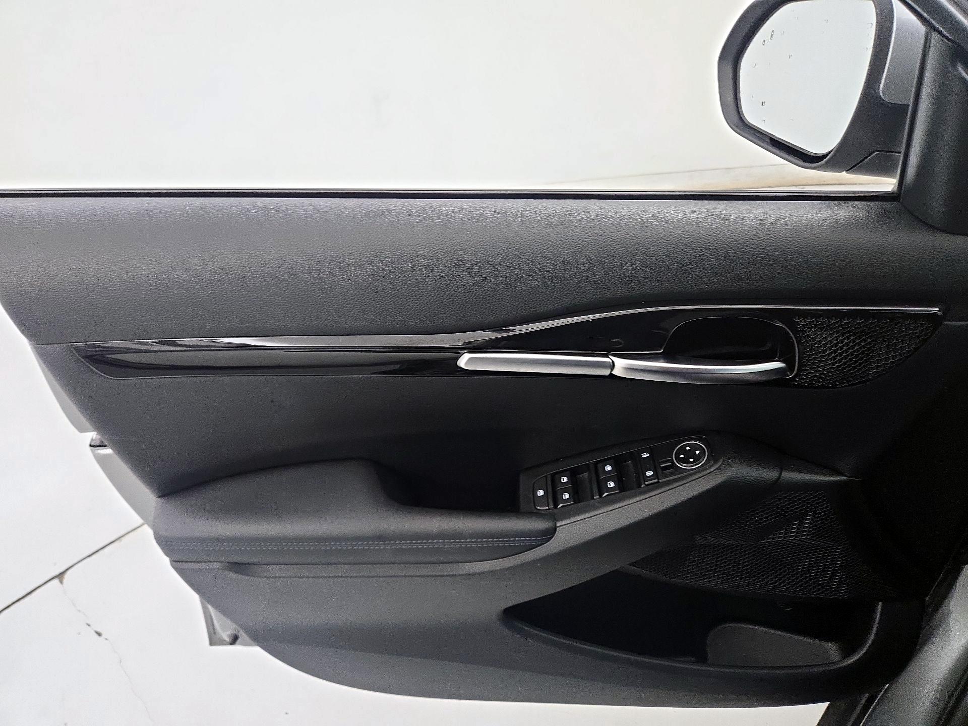 Thumbnail: 2023 Kia Seltos - 12