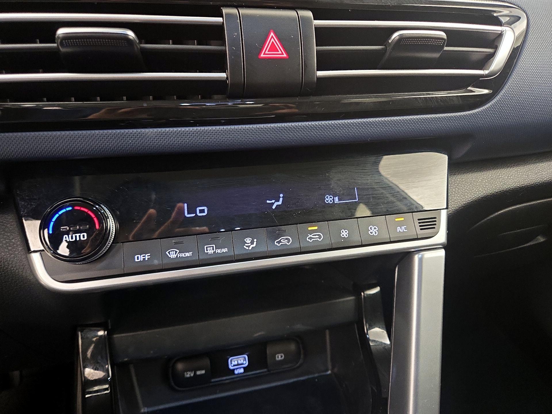 Thumbnail: 2023 Kia Seltos - 16