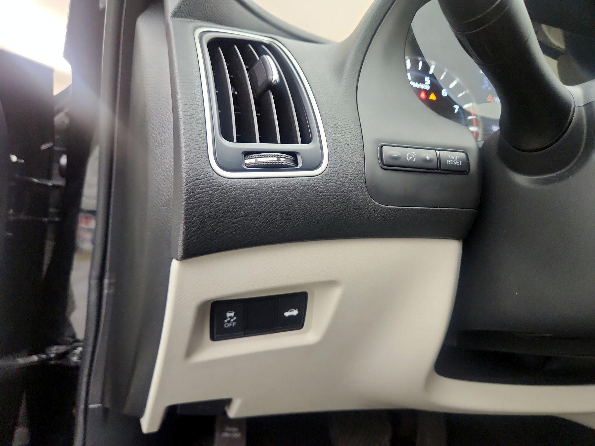 Thumbnail: 2021 INFINITI Q50 - 13