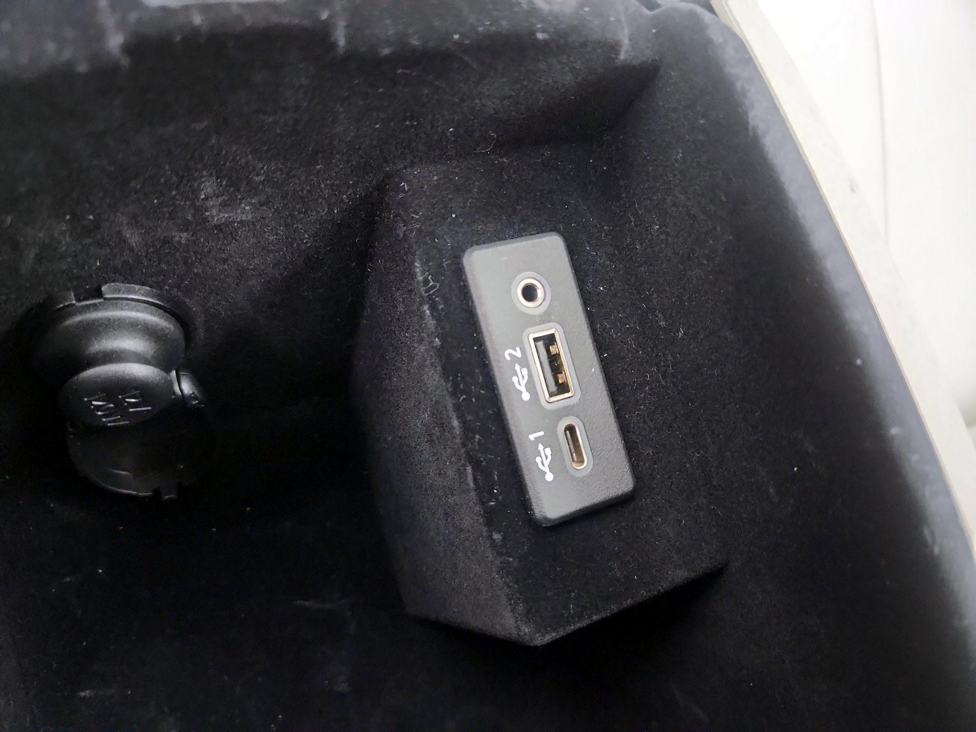 Thumbnail: 2021 INFINITI Q50 - 18