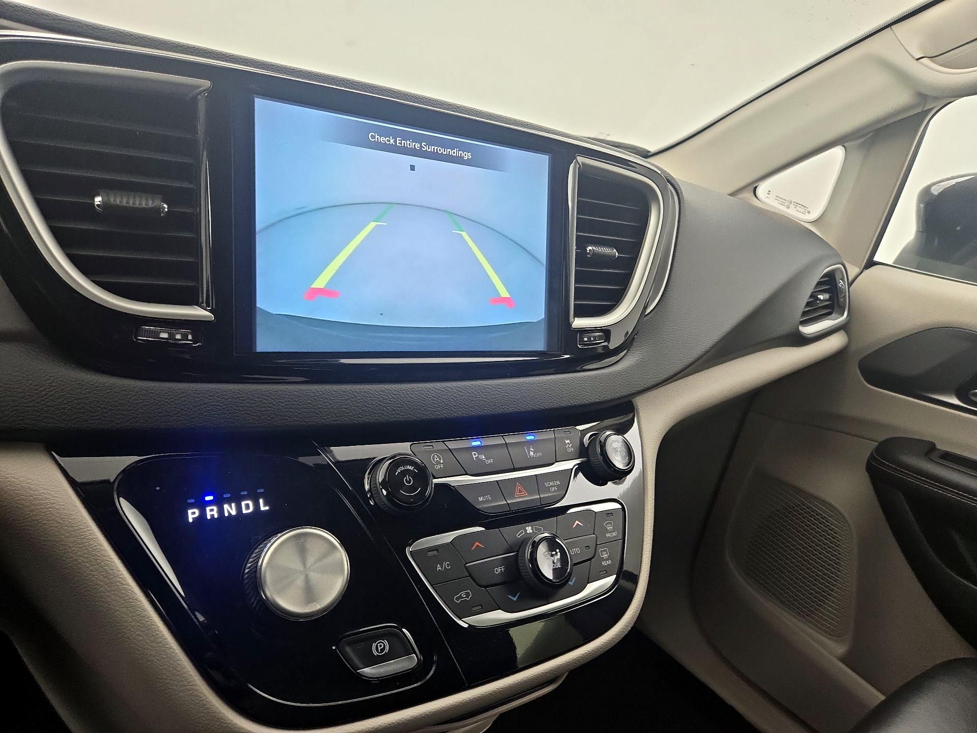 Thumbnail: 2023 Chrysler Pacifica - 14