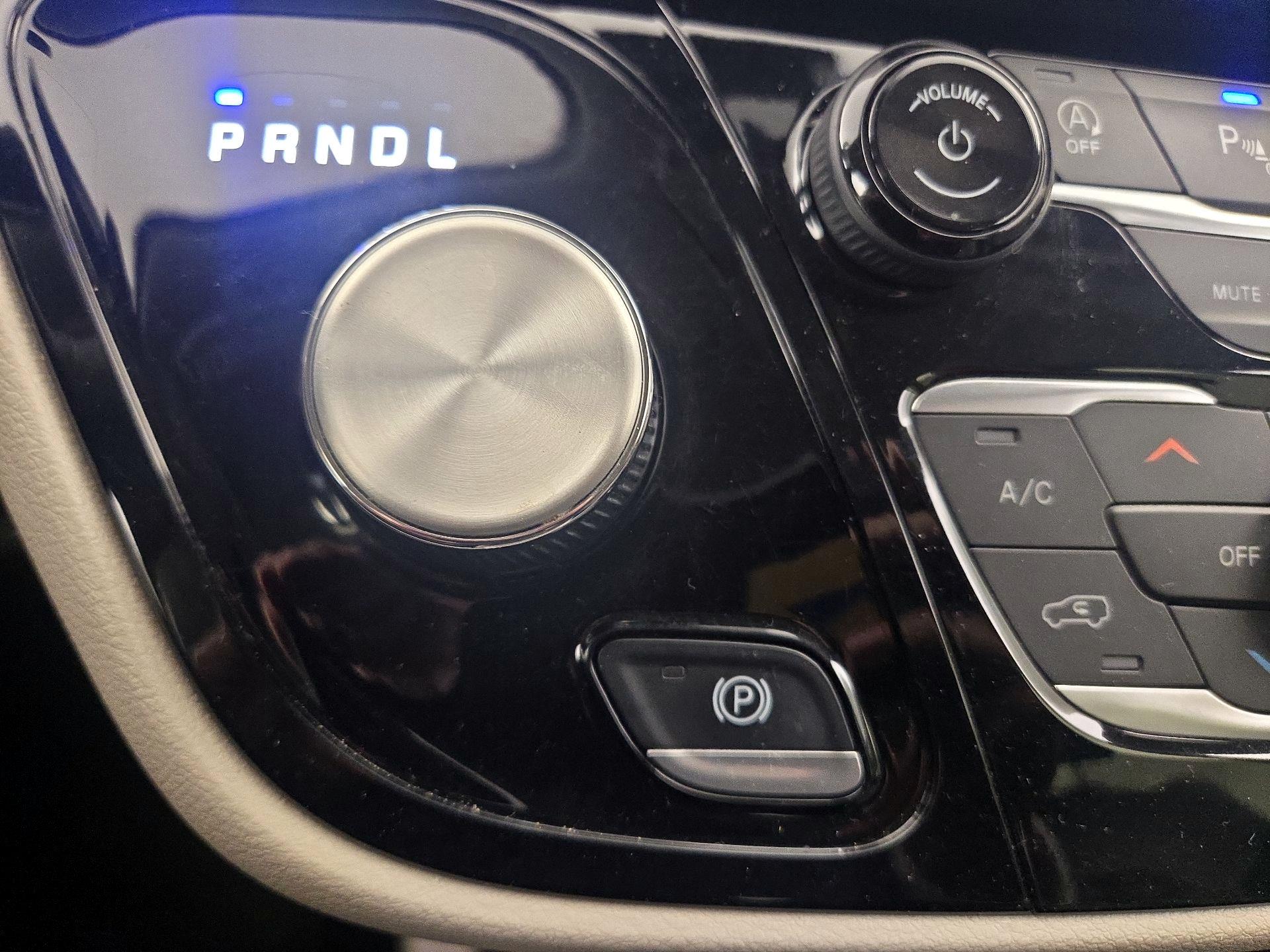 Thumbnail: 2023 Chrysler Pacifica - 17