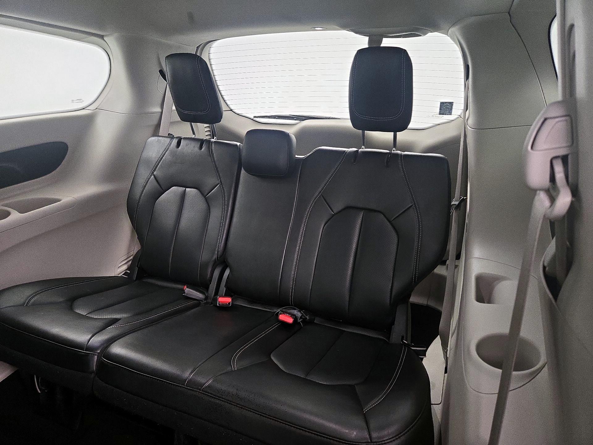 Thumbnail: 2023 Chrysler Pacifica - 20