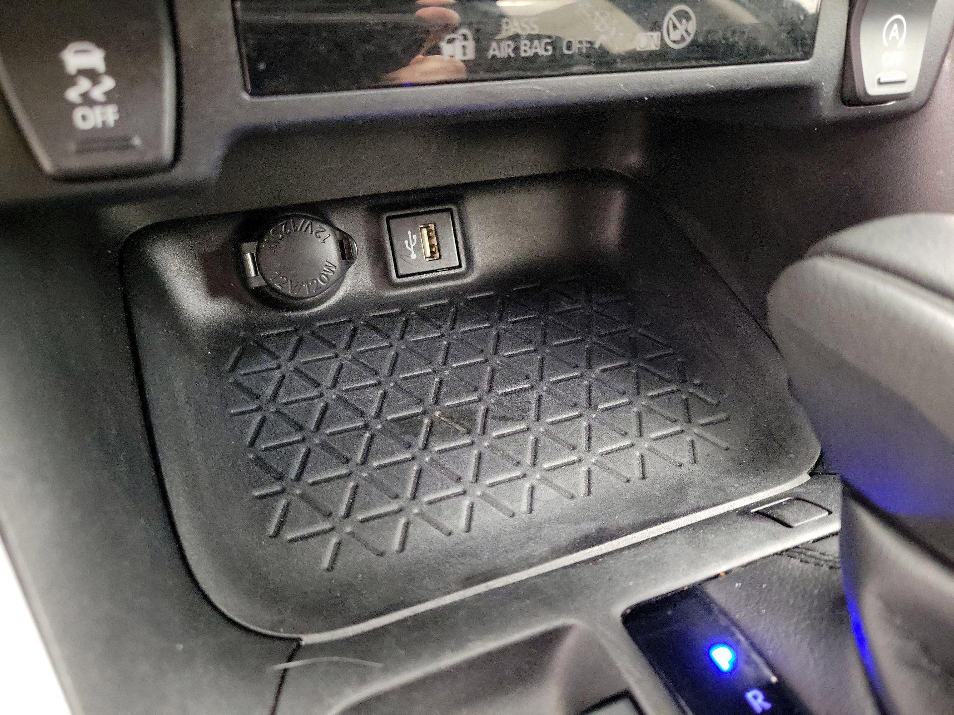 Thumbnail: 2024 Toyota RAV4 - 18