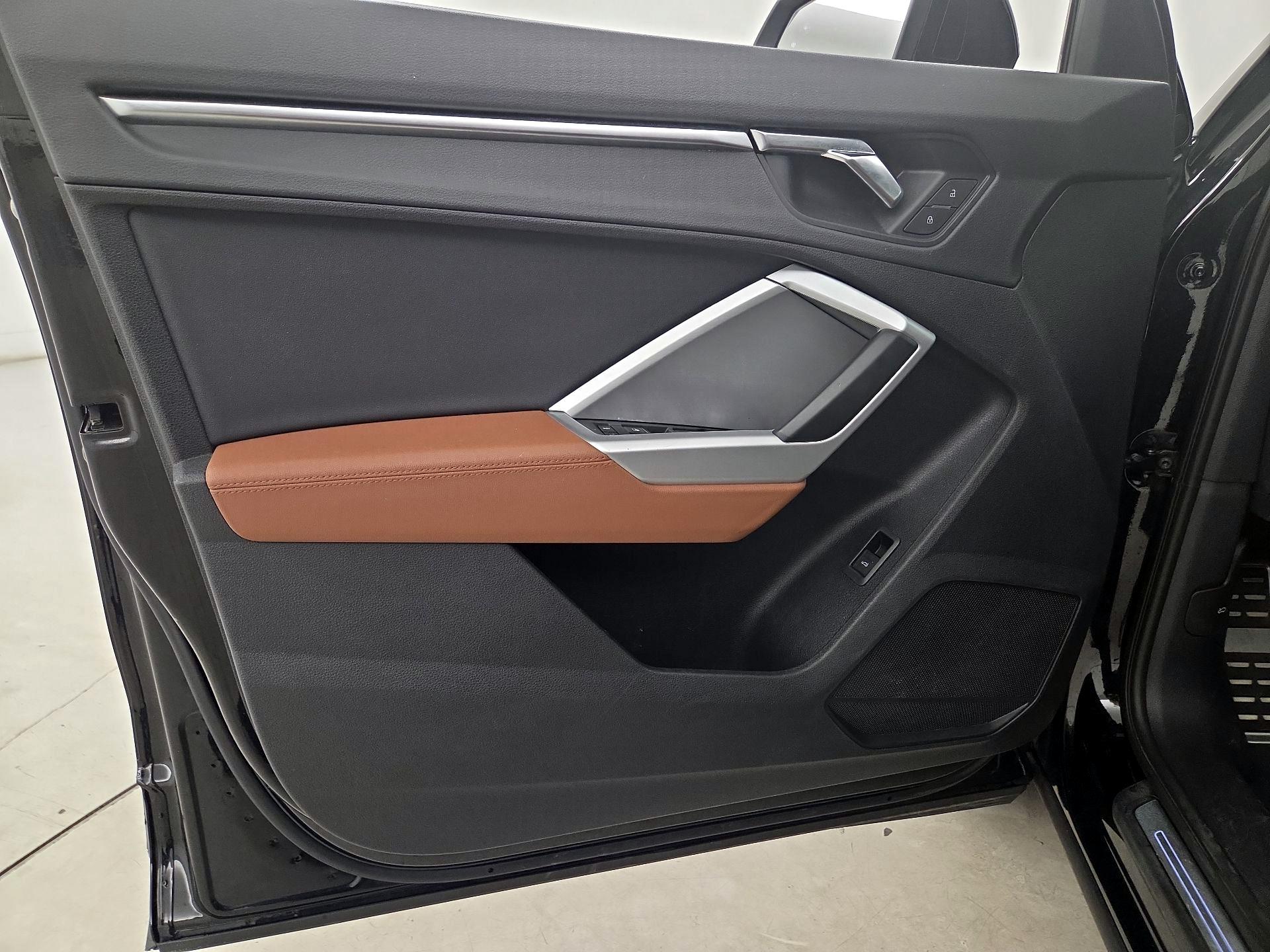 Thumbnail: 2020 Audi Q3 - 12