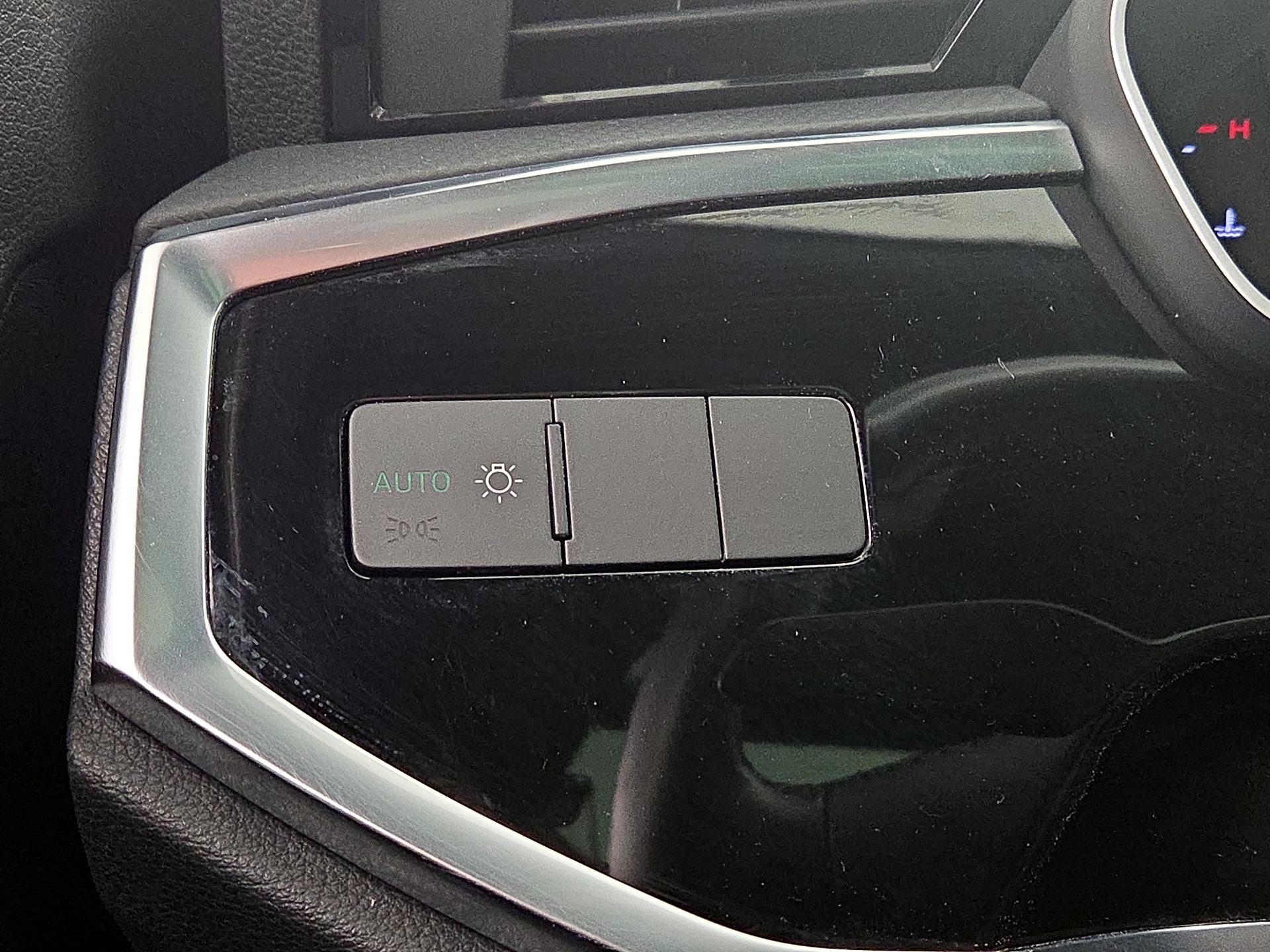 Thumbnail: 2020 Audi Q3 - 13