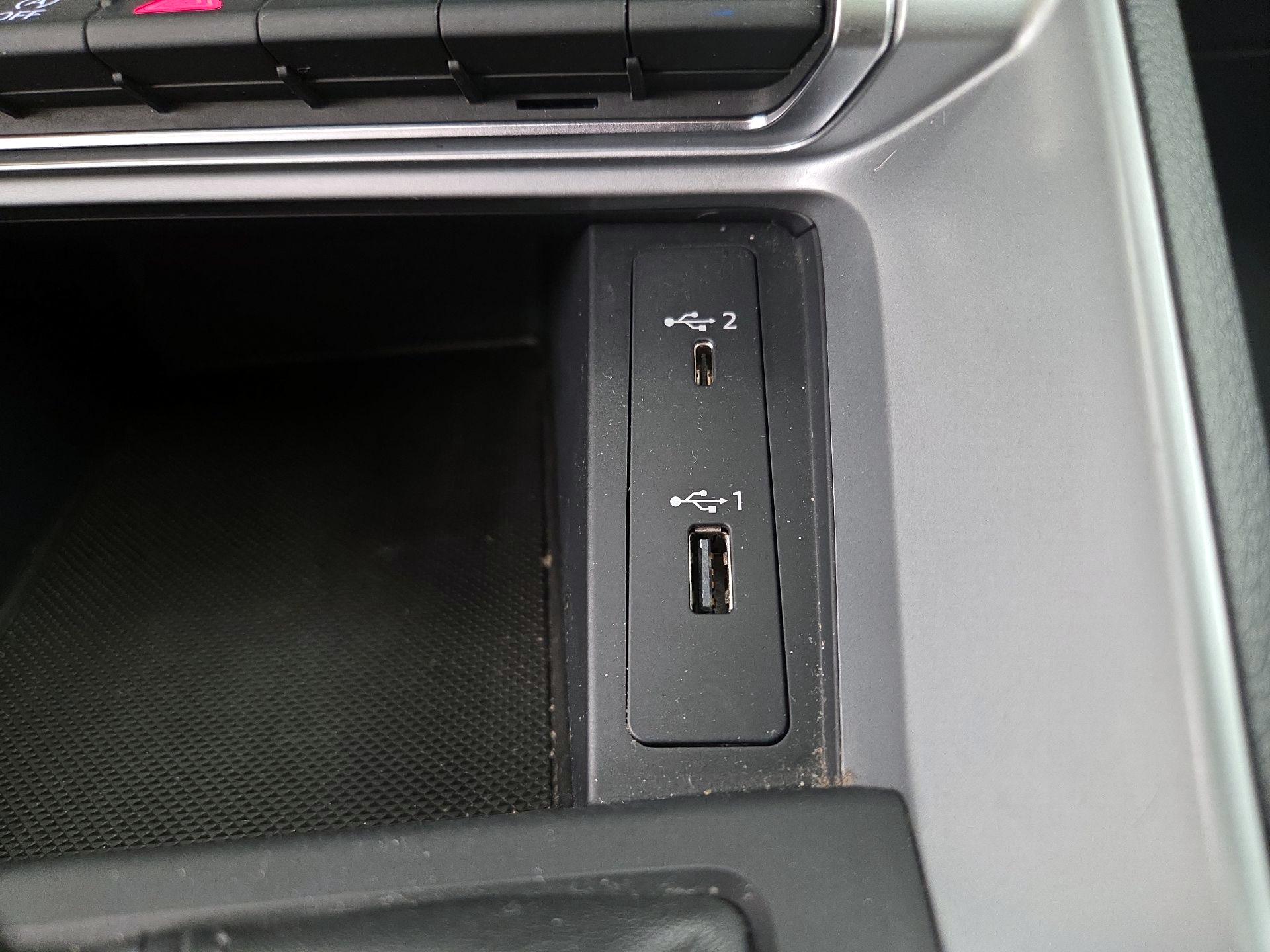 Thumbnail: 2020 Audi Q3 - 18