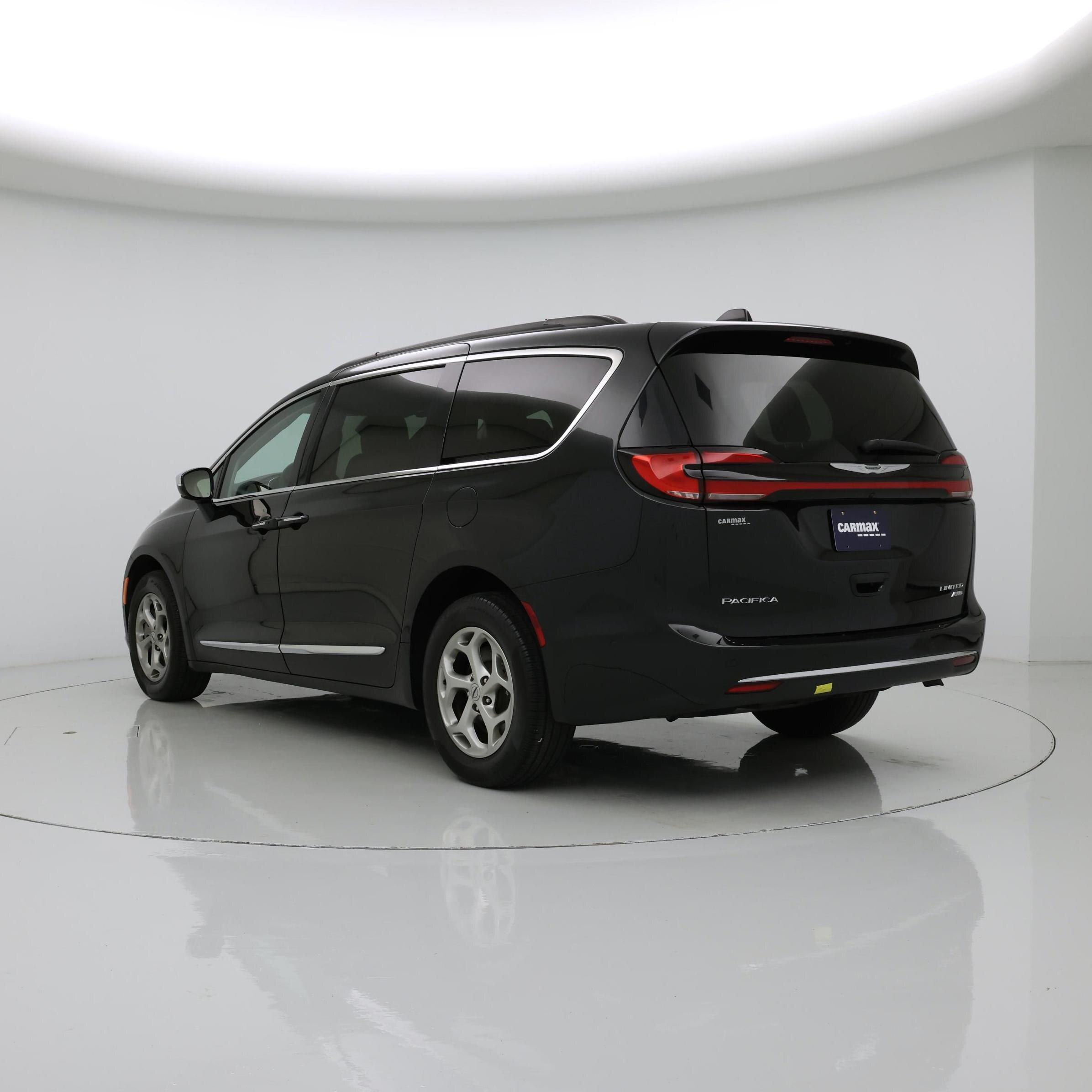 Thumbnail: 2023 Chrysler Pacifica - 2