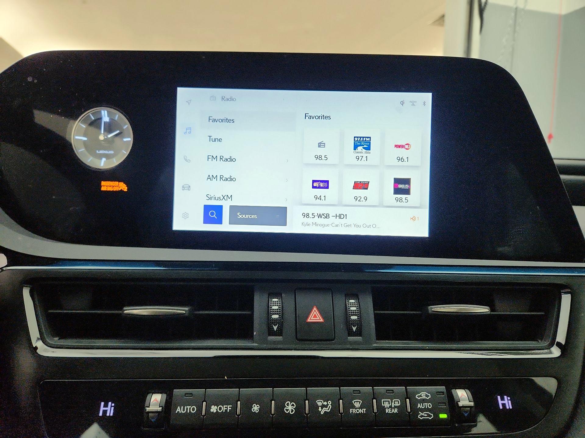 Thumbnail: 2023 Lexus ES - 15