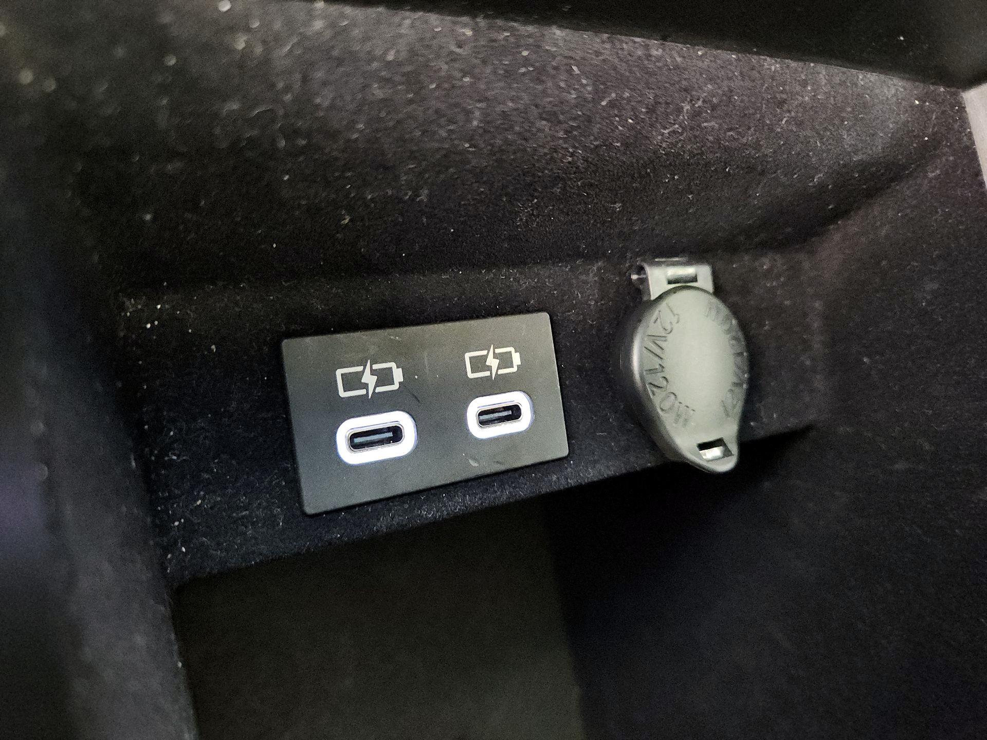 Thumbnail: 2023 Lexus ES - 18