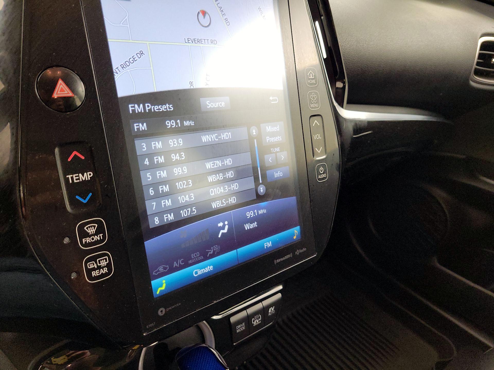 Thumbnail: 2022 Toyota Prius Prime - 14