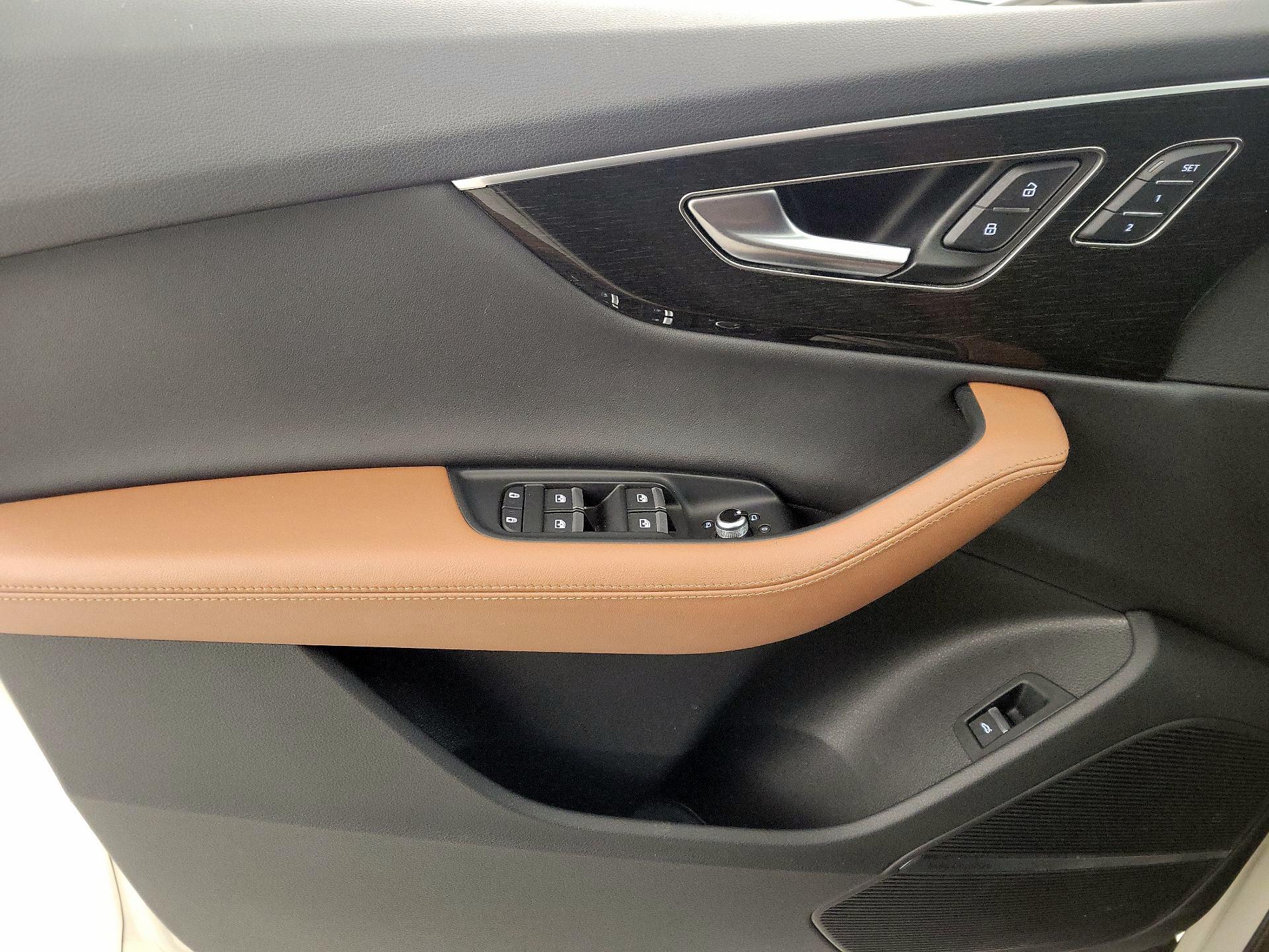 Thumbnail: 2023 Audi Q7 - 12