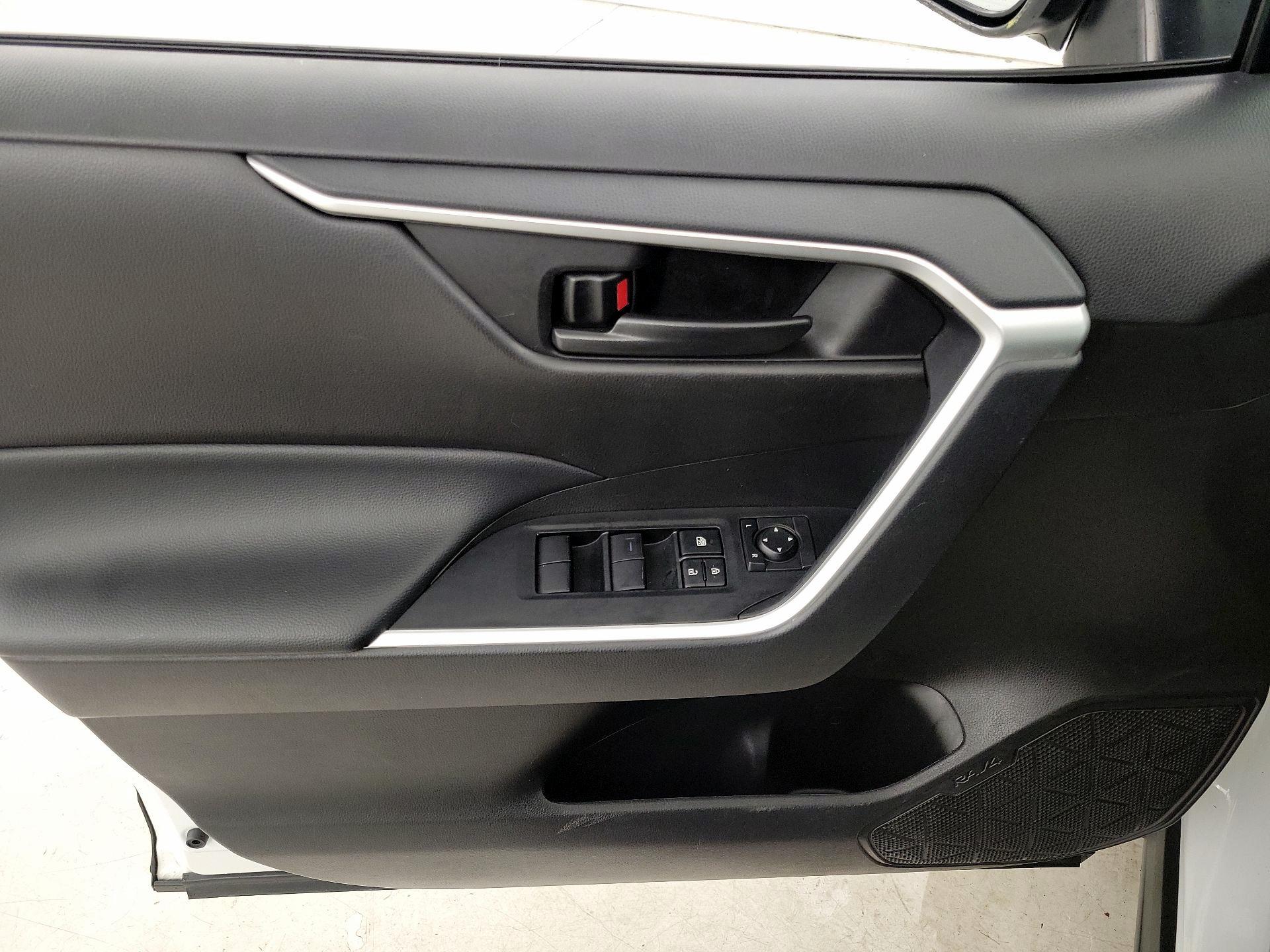 Thumbnail: 2024 Toyota RAV4 - 12