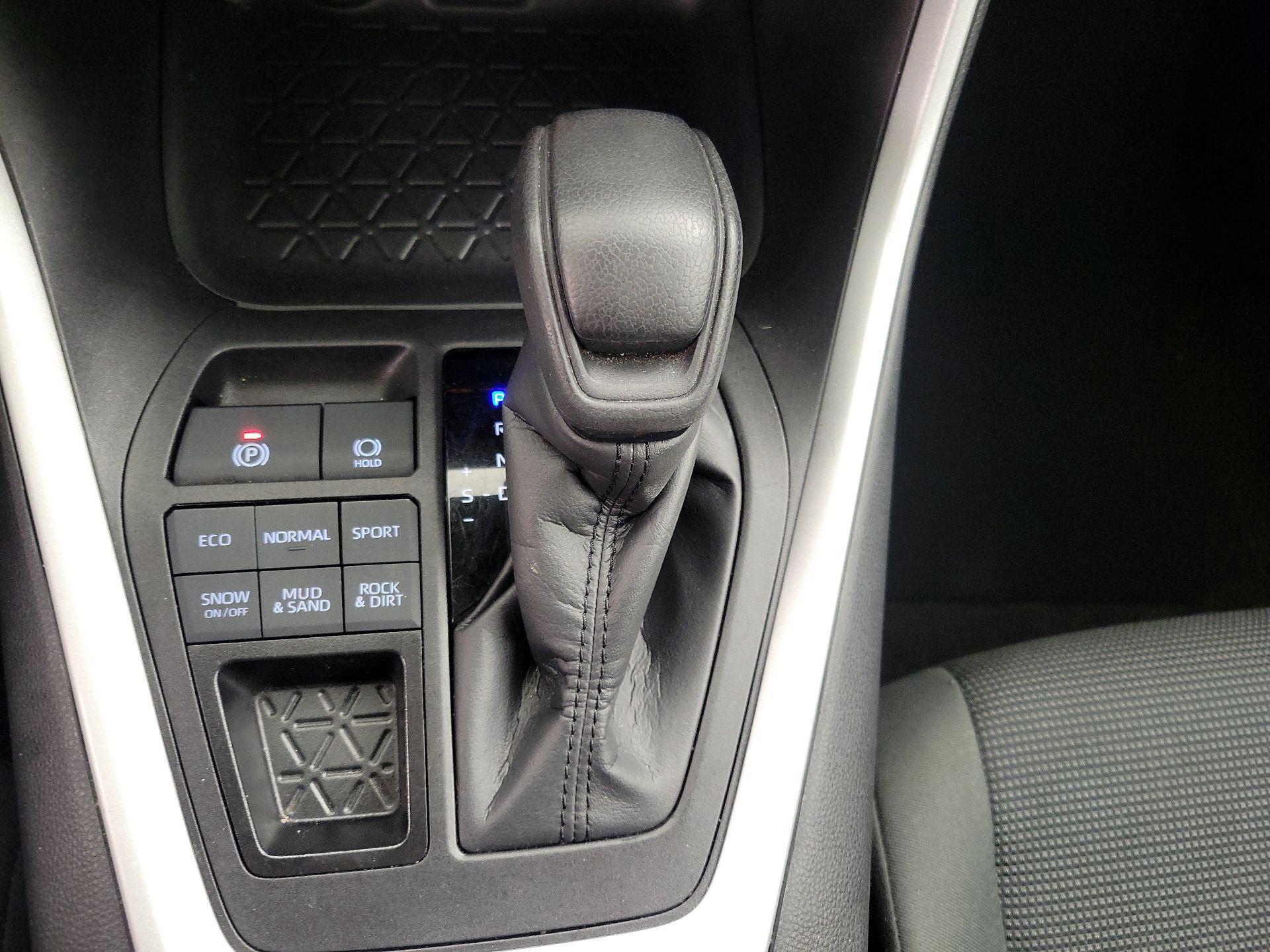 Thumbnail: 2024 Toyota RAV4 - 17