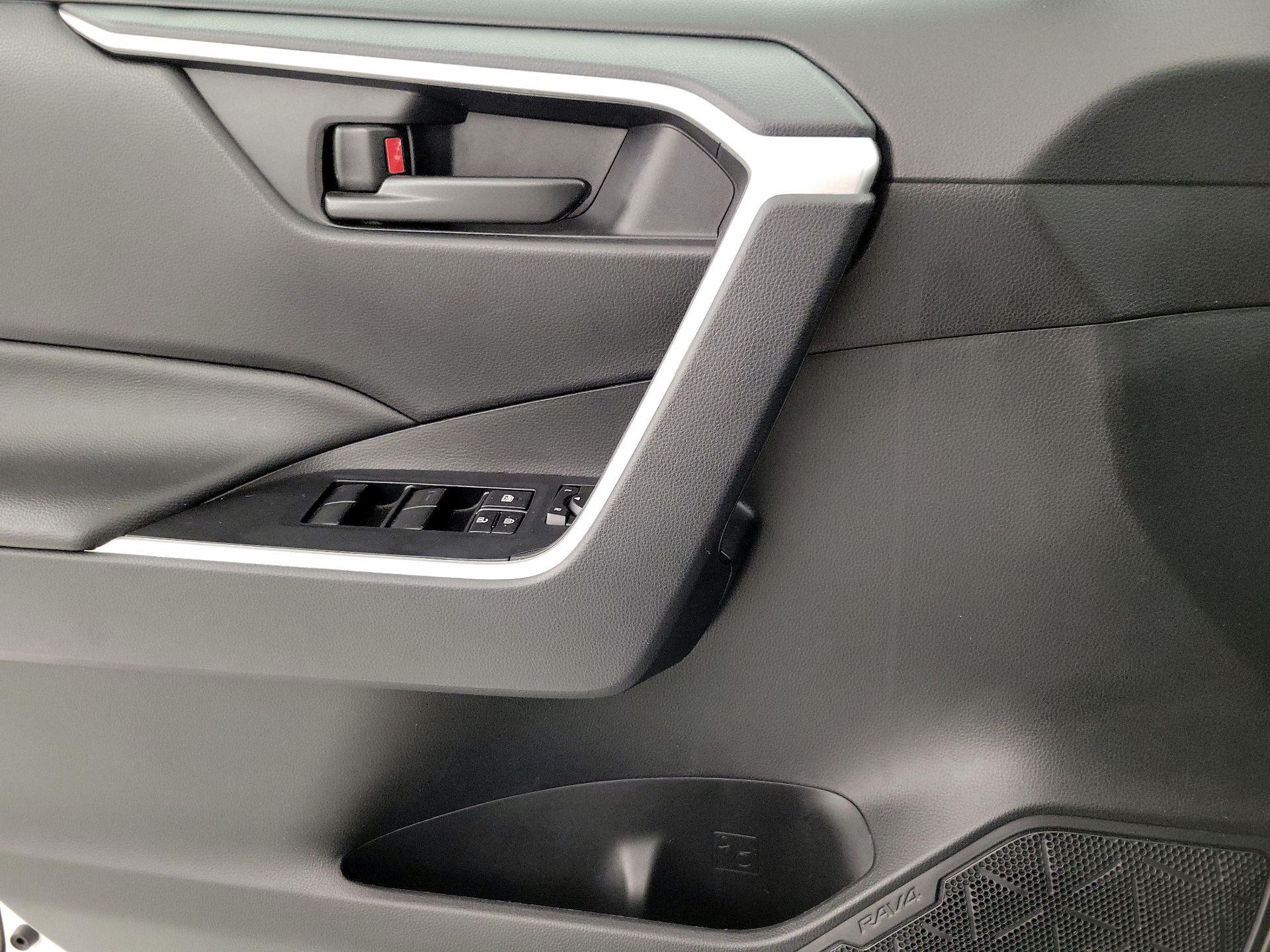 Thumbnail: 2024 Toyota RAV4 - 12