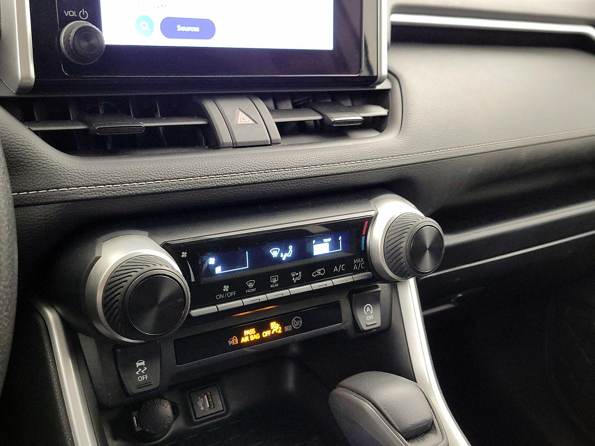 Thumbnail: 2024 Toyota RAV4 - 16