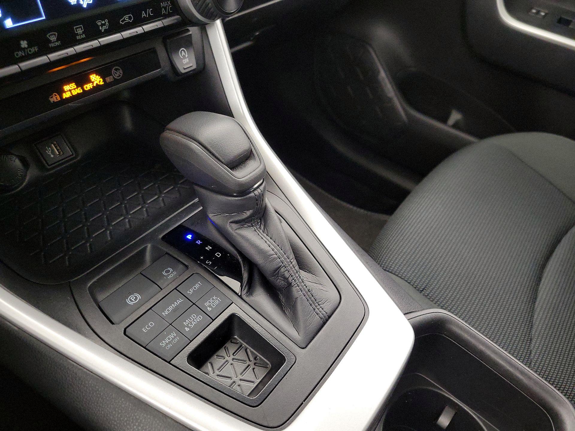 Thumbnail: 2024 Toyota RAV4 - 17