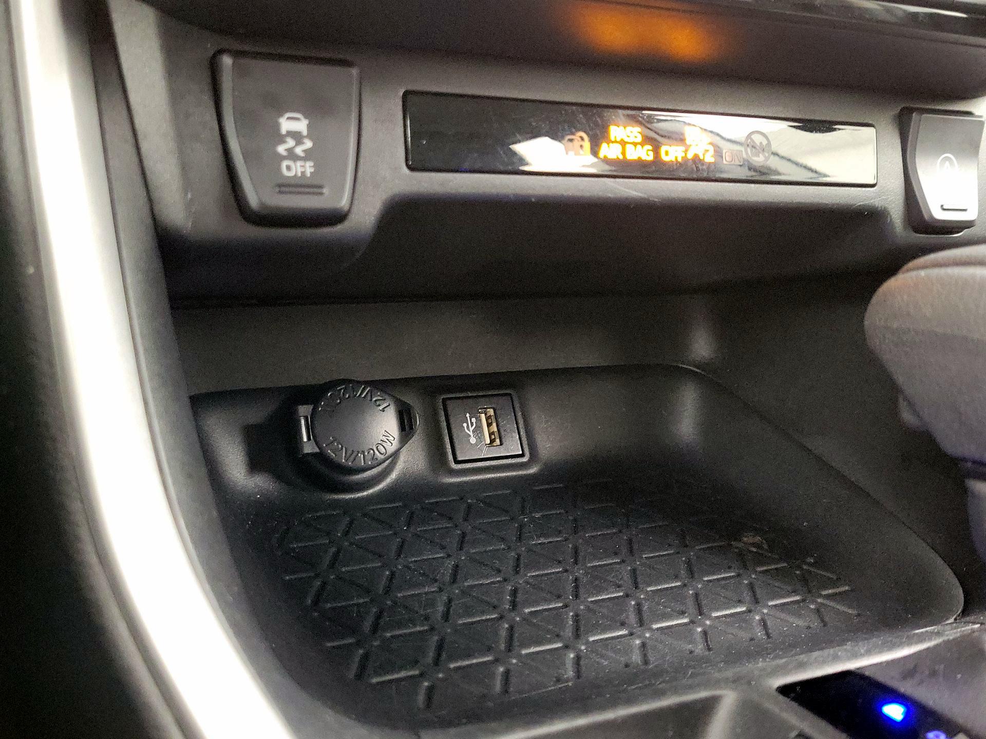 Thumbnail: 2024 Toyota RAV4 - 18