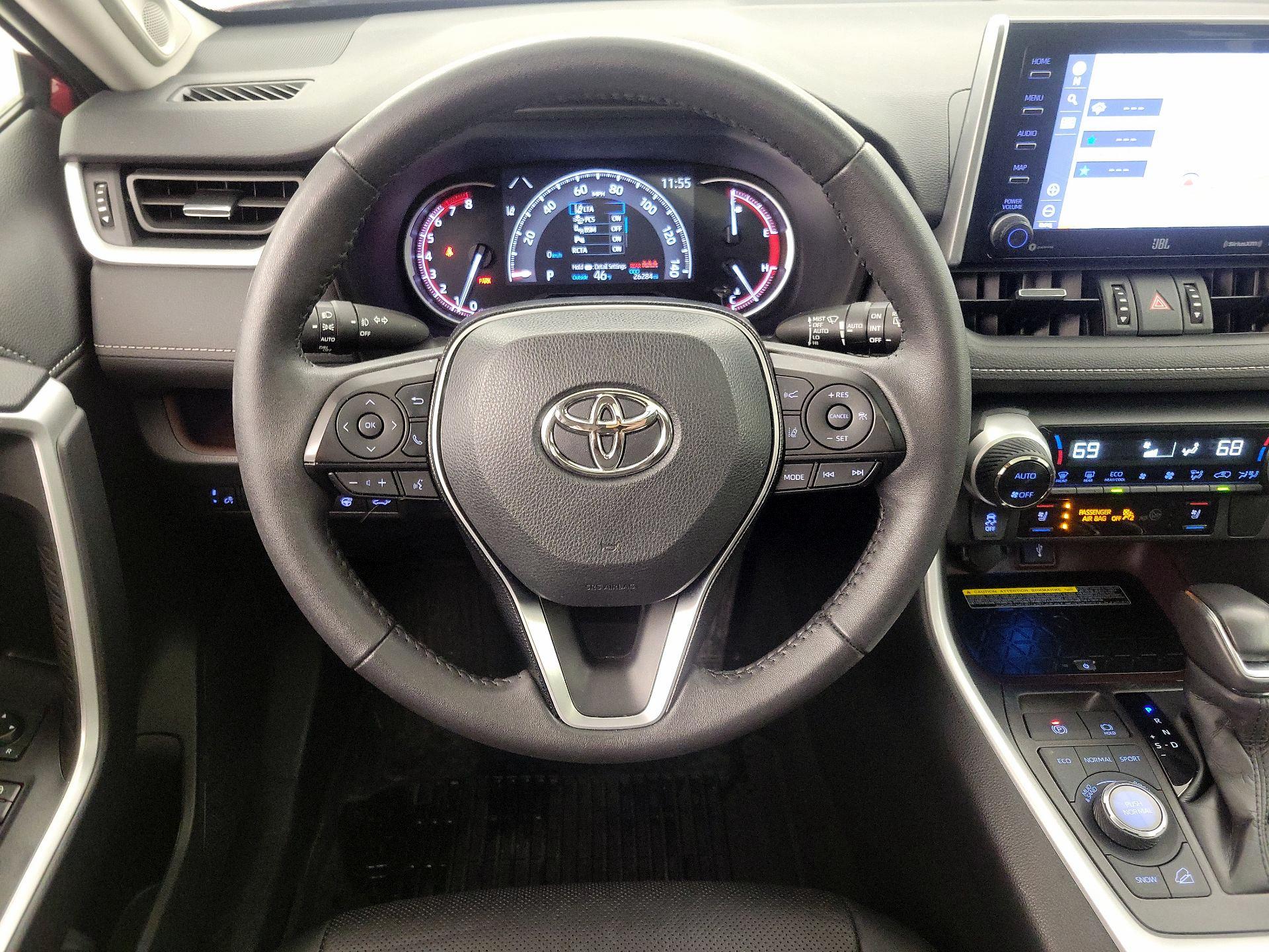 Thumbnail: 2021 Toyota RAV4 - 10