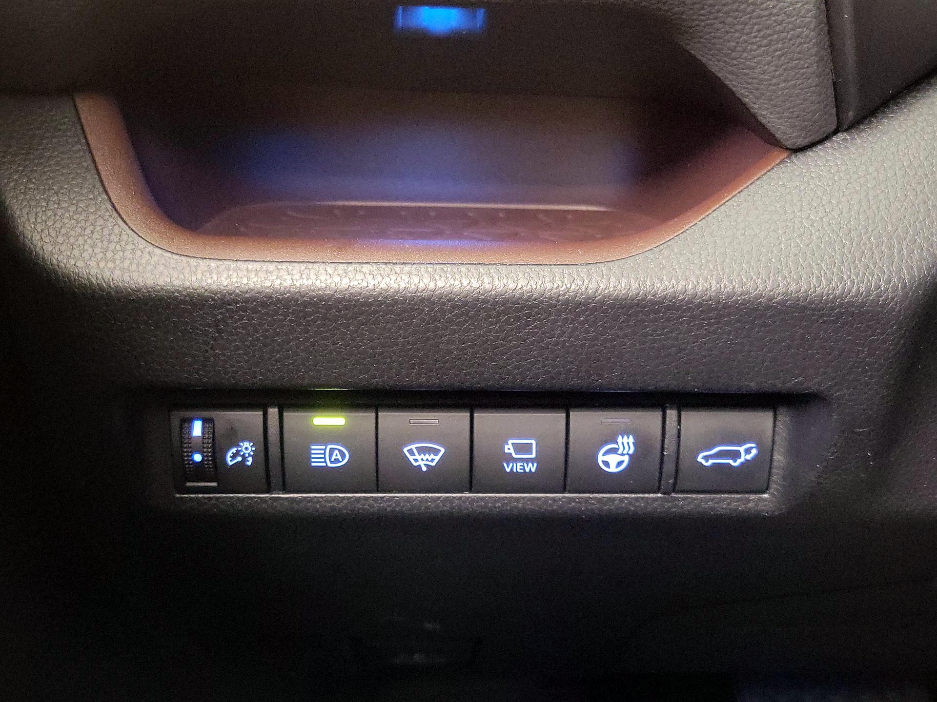 Thumbnail: 2021 Toyota RAV4 - 13