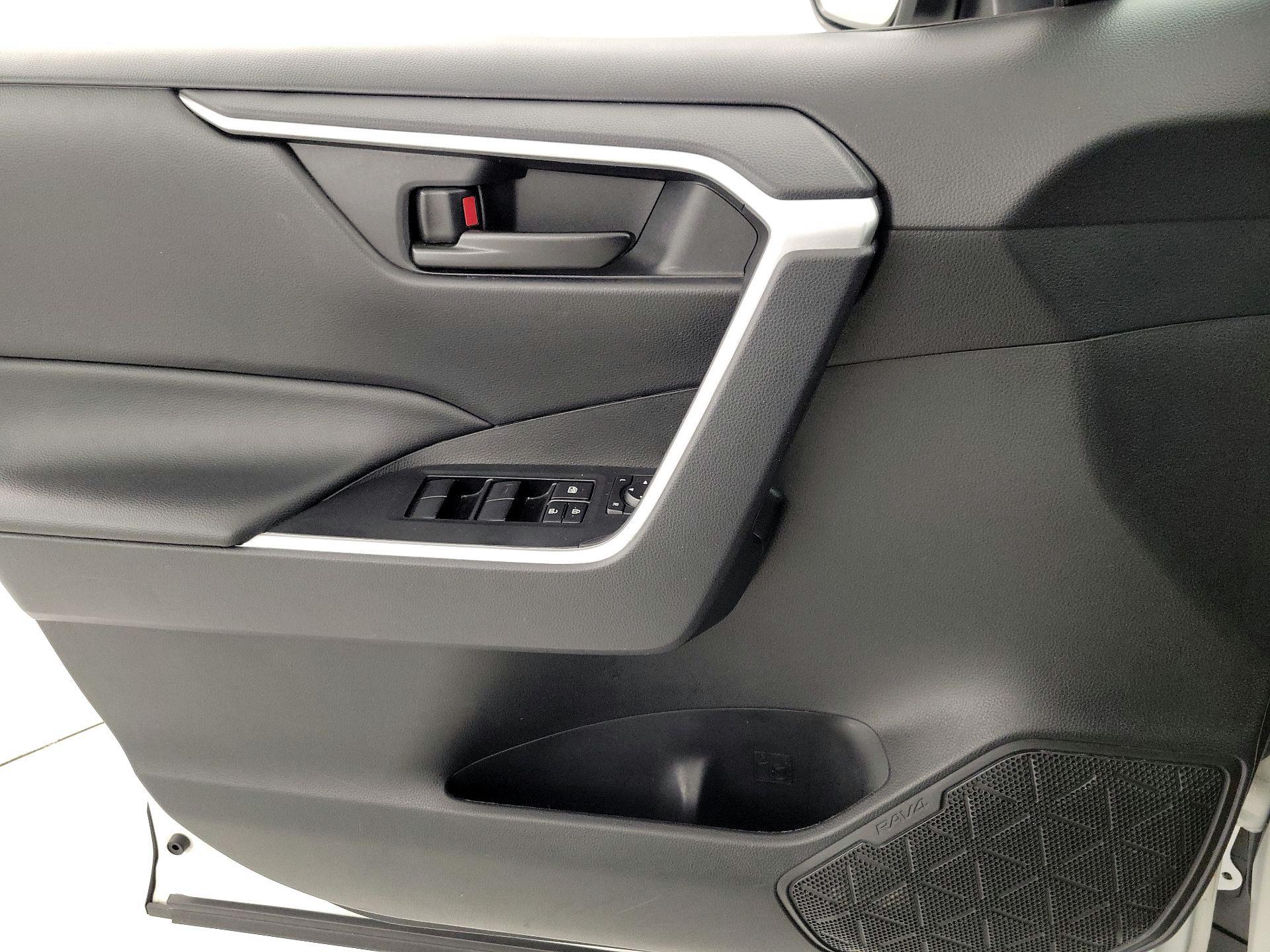 Thumbnail: 2024 Toyota RAV4 - 12