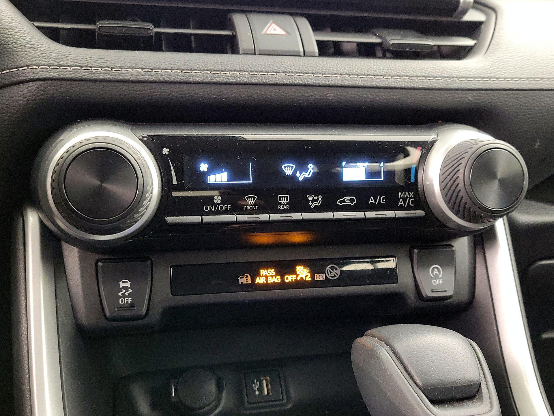 Thumbnail: 2024 Toyota RAV4 - 16