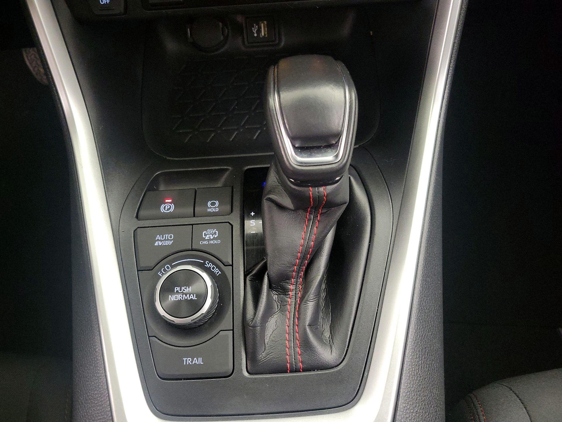 Thumbnail: 2024 Toyota RAV4 - 17