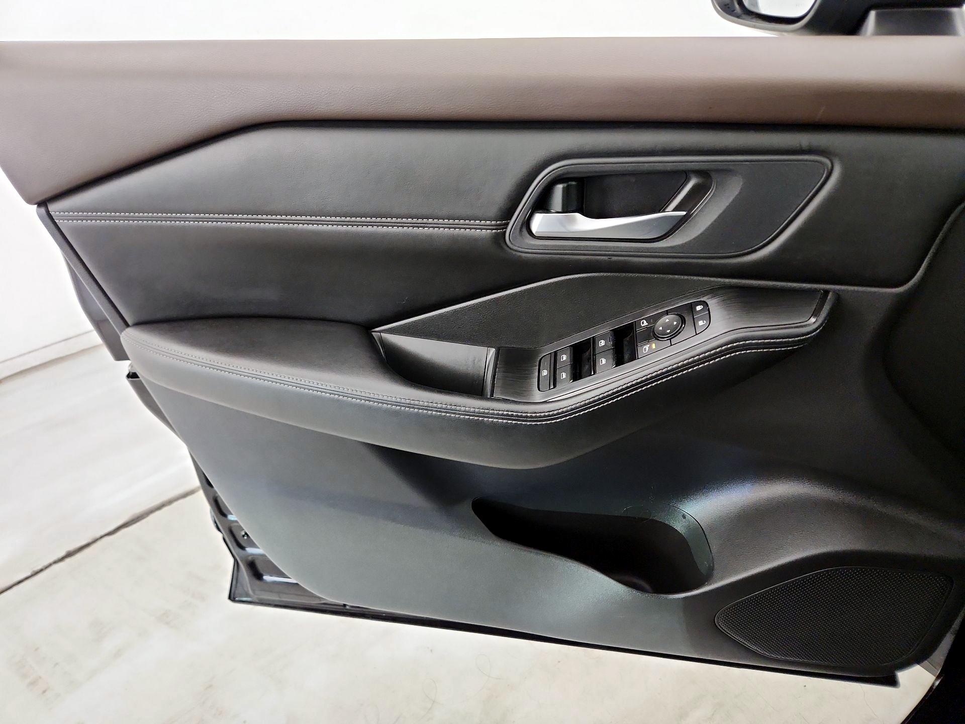 Thumbnail: 2023 Nissan Rogue - 12