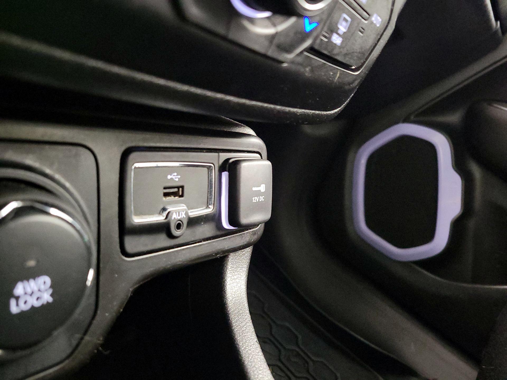 Thumbnail: 2021 Jeep Renegade - 18