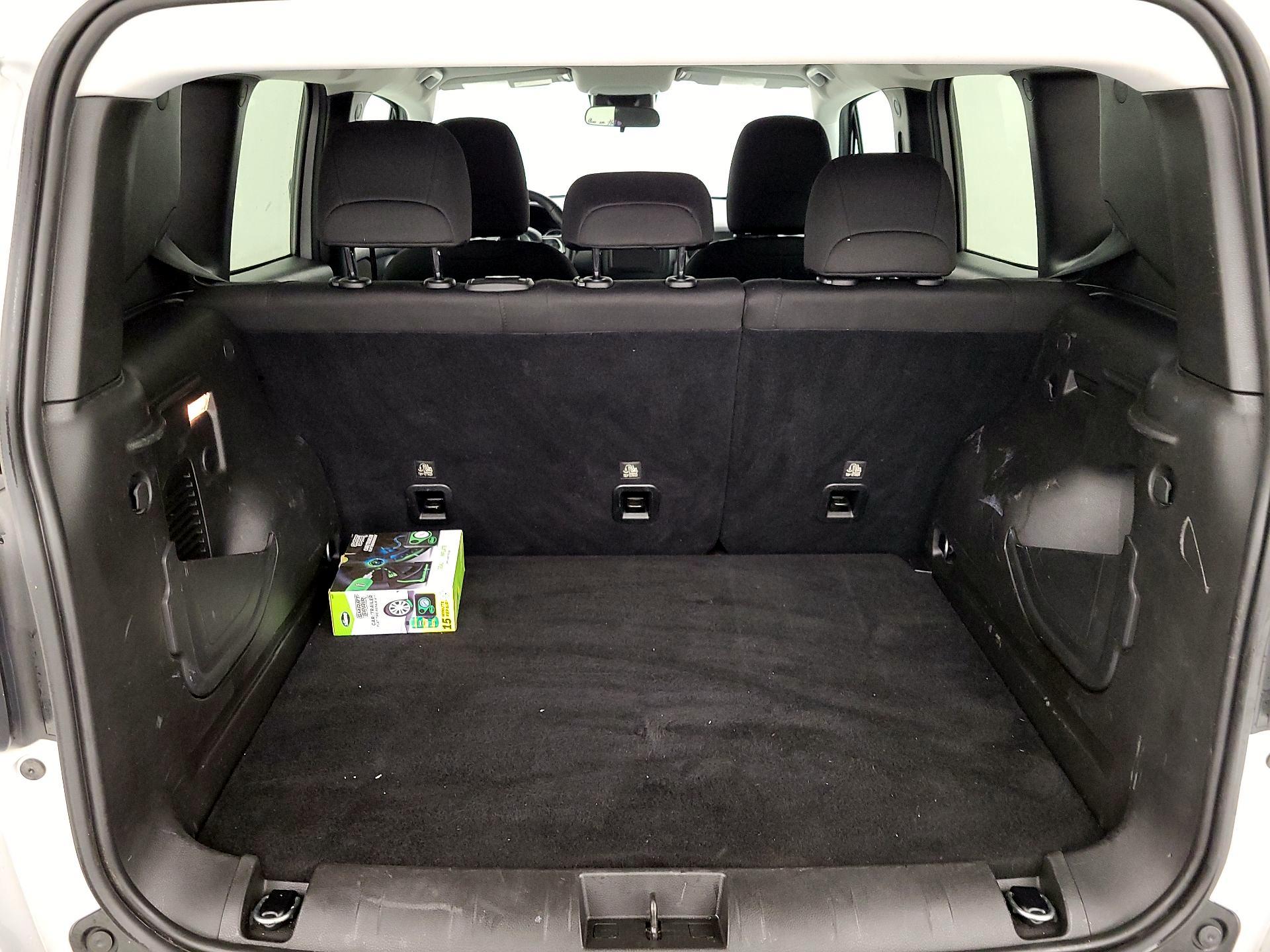 Thumbnail: 2021 Jeep Renegade - 20