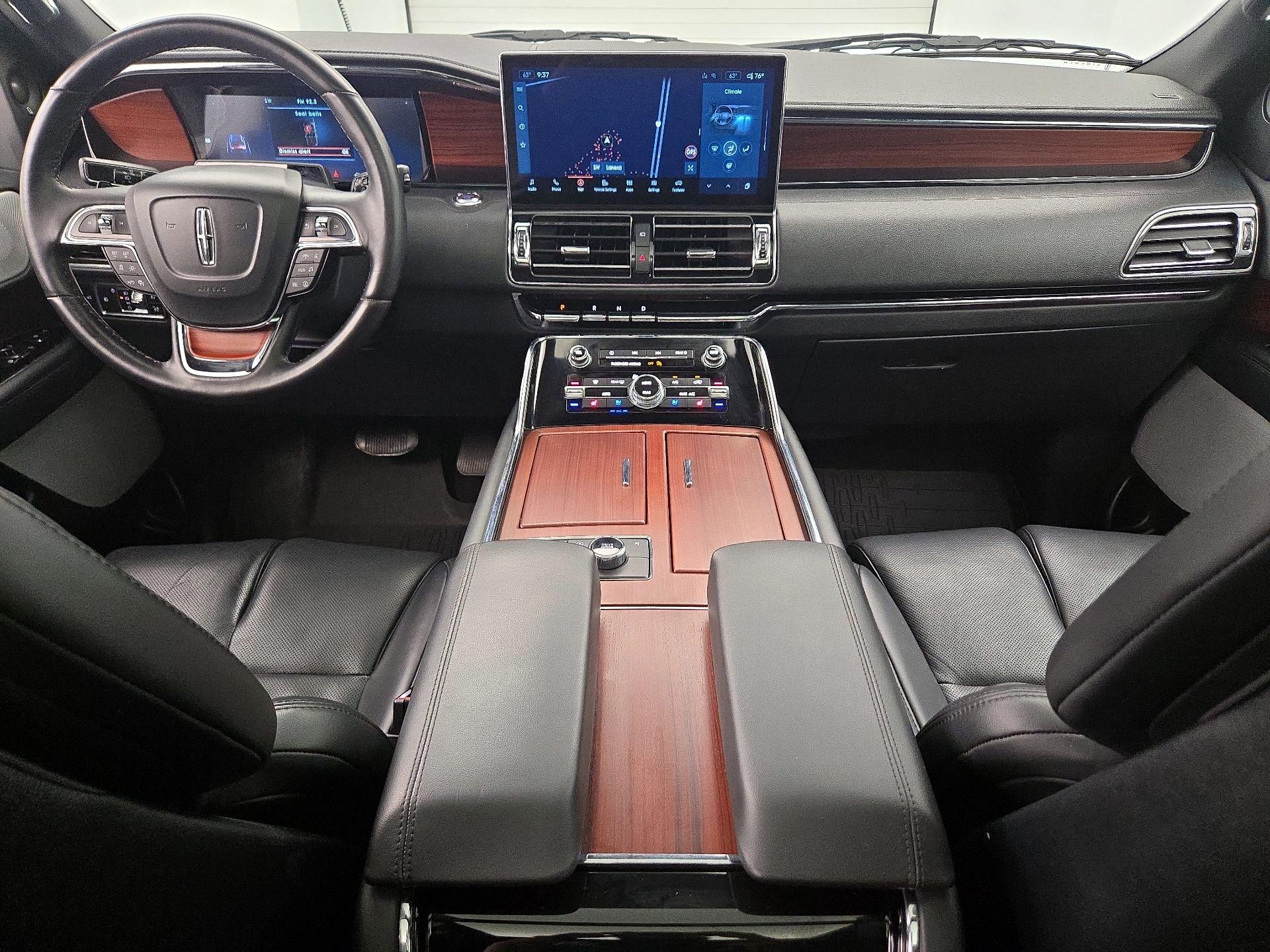 Thumbnail: 2023 Lincoln Navigator - 9